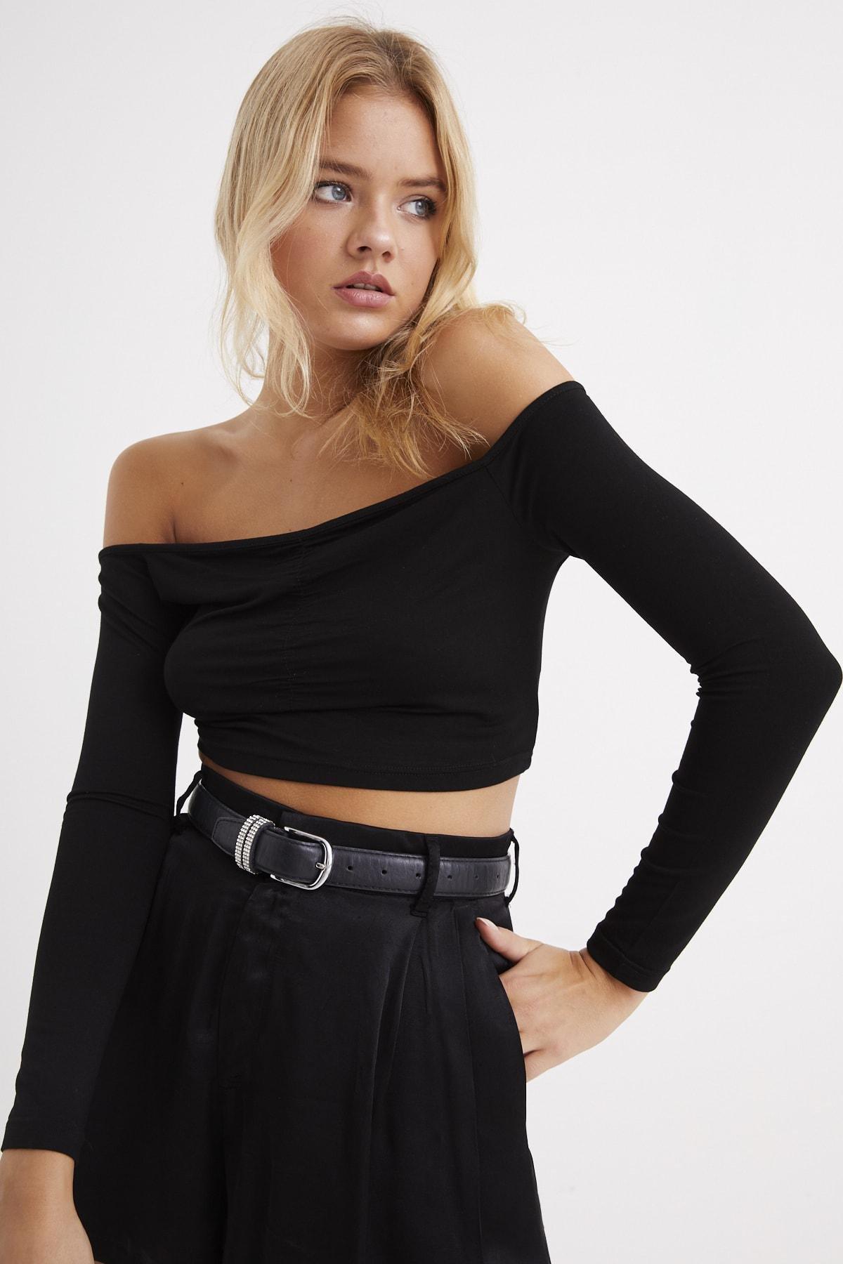 Black Off-Shoulder Carmen Collar Blouse, BLACK, large image number 2