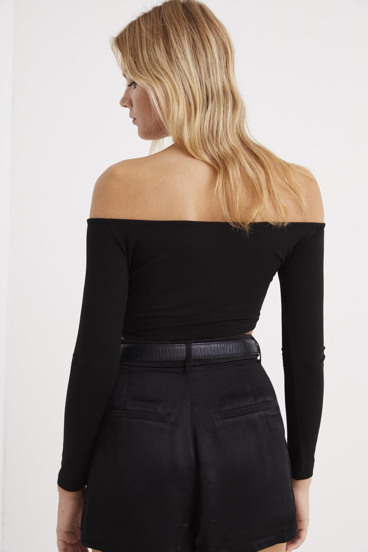 Black Off-Shoulder Carmen Collar Blouse, BLACK, large image number 4