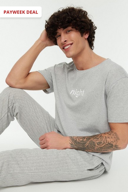 Trendyol - Grey Printed Crew Neck Pajama Set