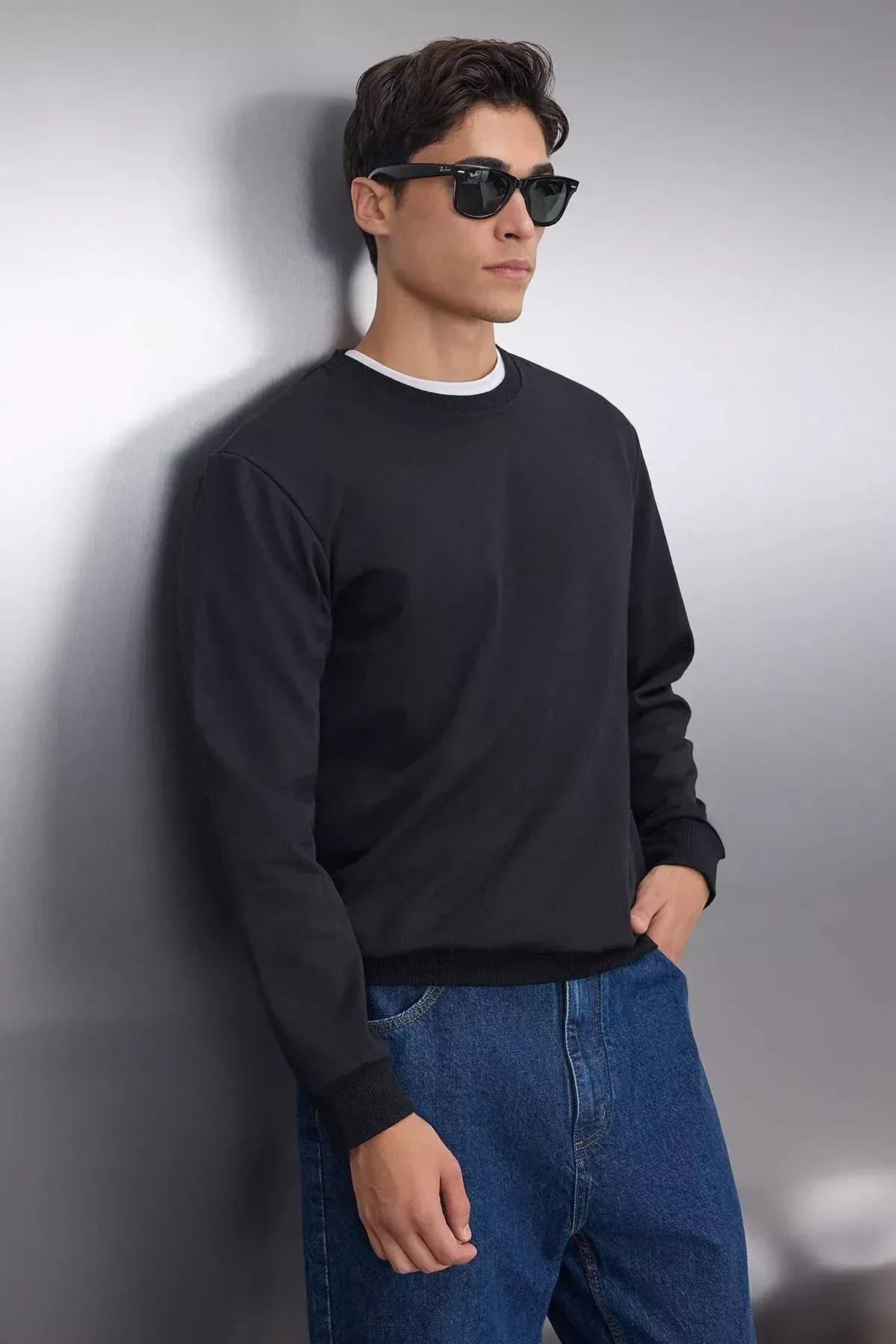 Black Crew Neck Sweatshirt, , large image number 3