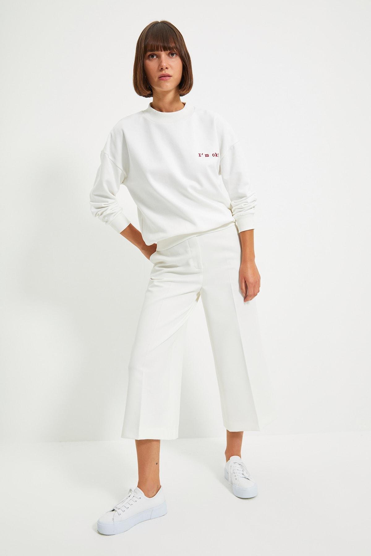 White Regular Sweatshirt, , large image number 4