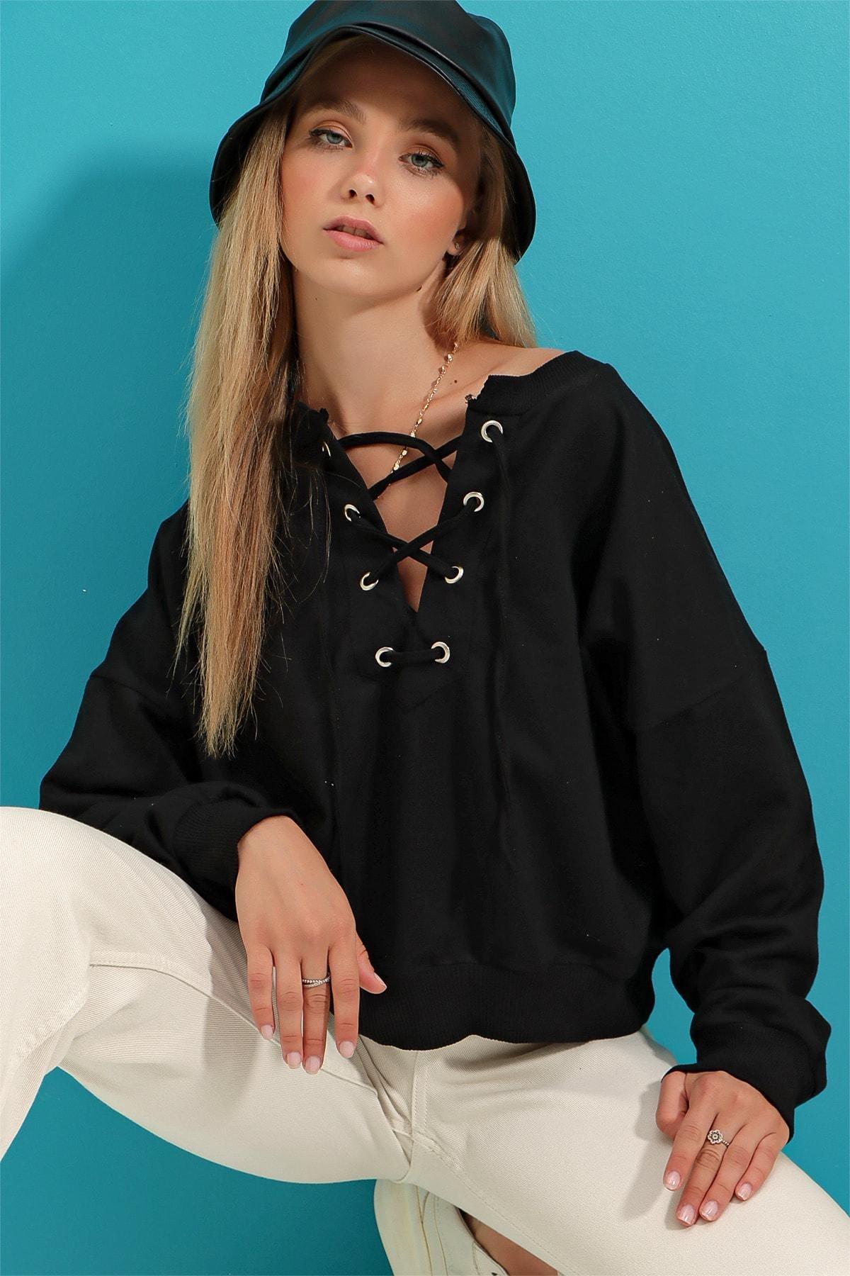Black Lace Up Oversized Sweatshirt, , large image number 2