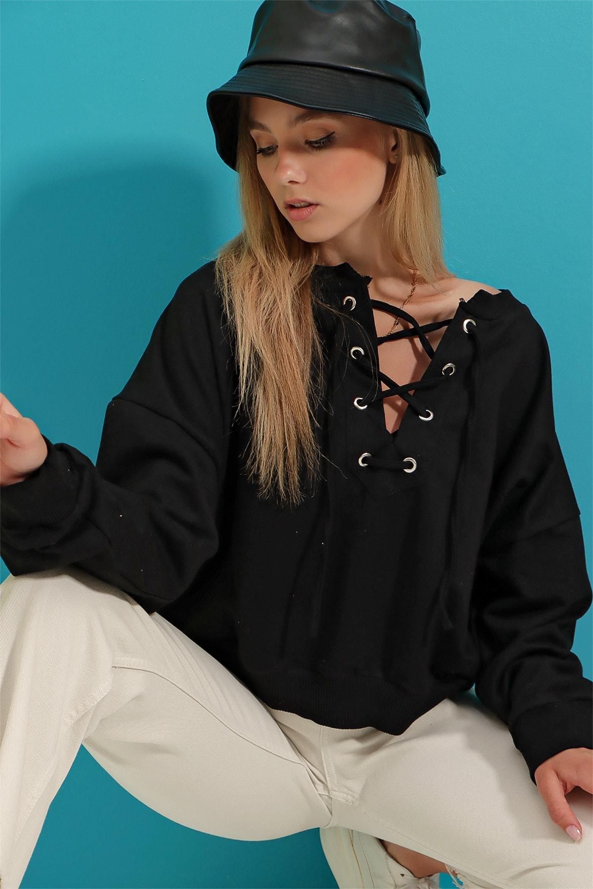 Black Lace Up Oversized Sweatshirt, , large image number 3