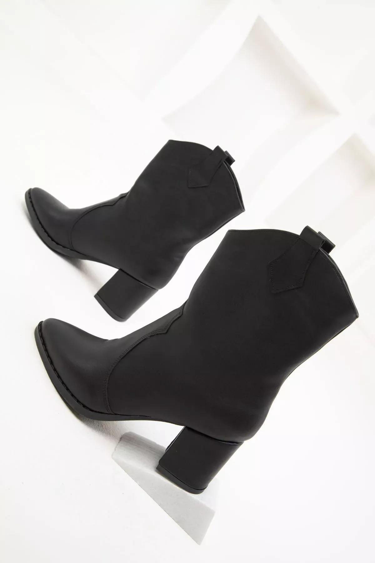 Black Crocodile Boots, BLACK, large image number 3