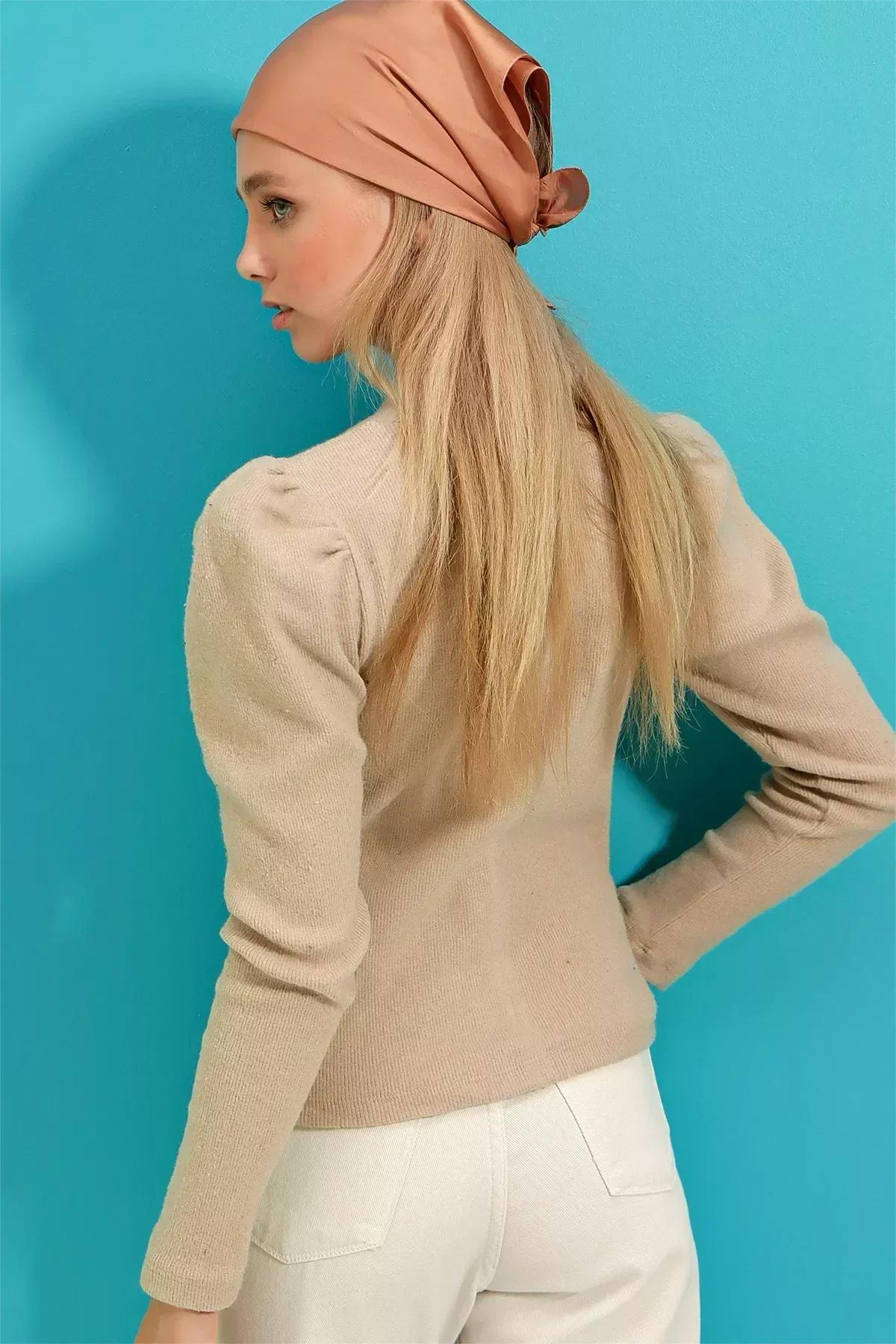 Beige Fitted Crew Neck Blouse, Beige, large image number 3