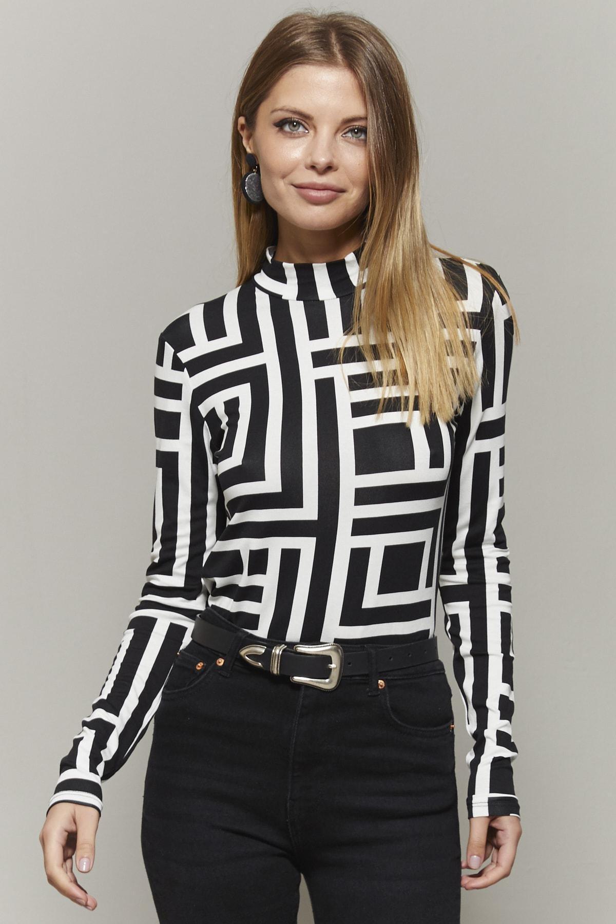 Black Patterned Fitted Blouse, , large image number 1