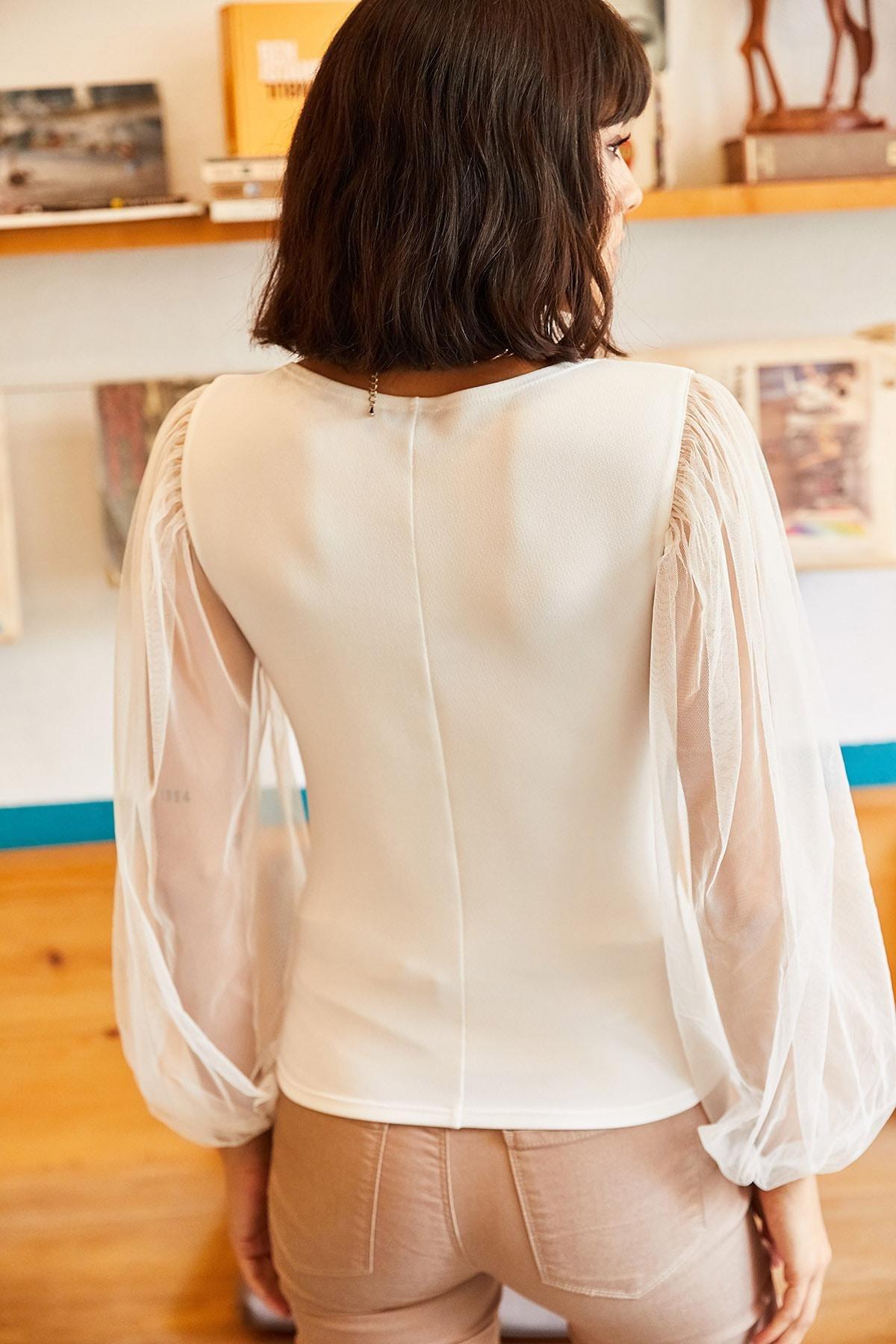 Cream Scoop Neck Fitted Blouse, Ecru, large image number 4