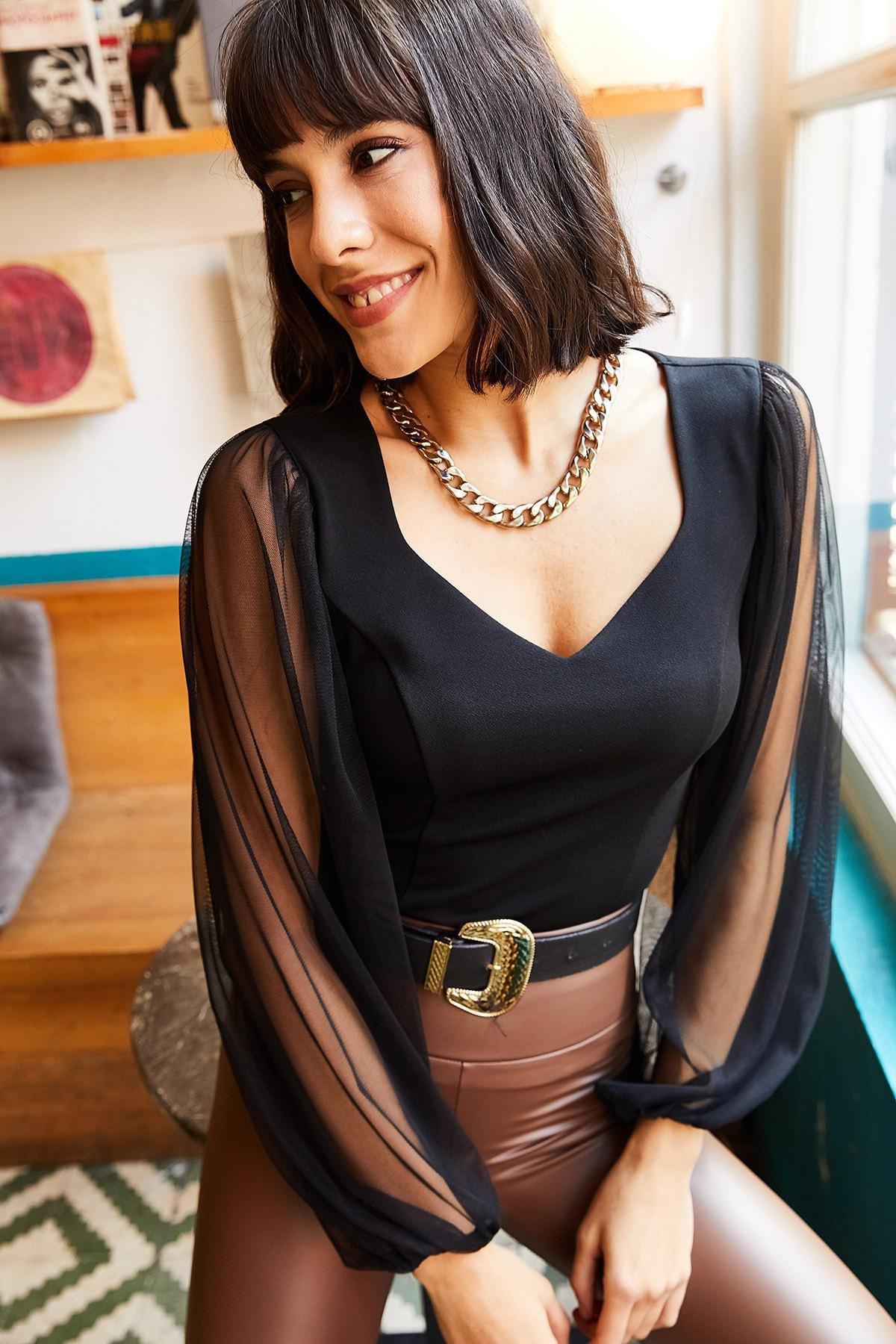 بلوزة بقصة ضيقة بفتحة رقبة عميقة وأكمام طويلة، أسود, BLACK, large image number 3