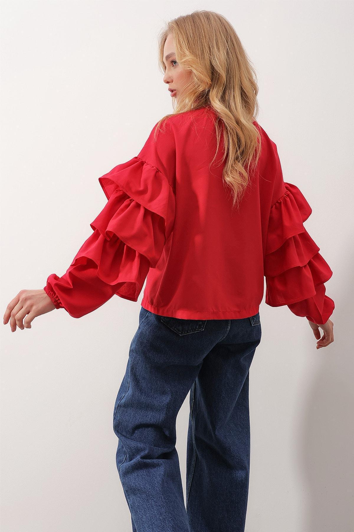 Alacati - Red High-Neck Ruffle Sleeve Blouse