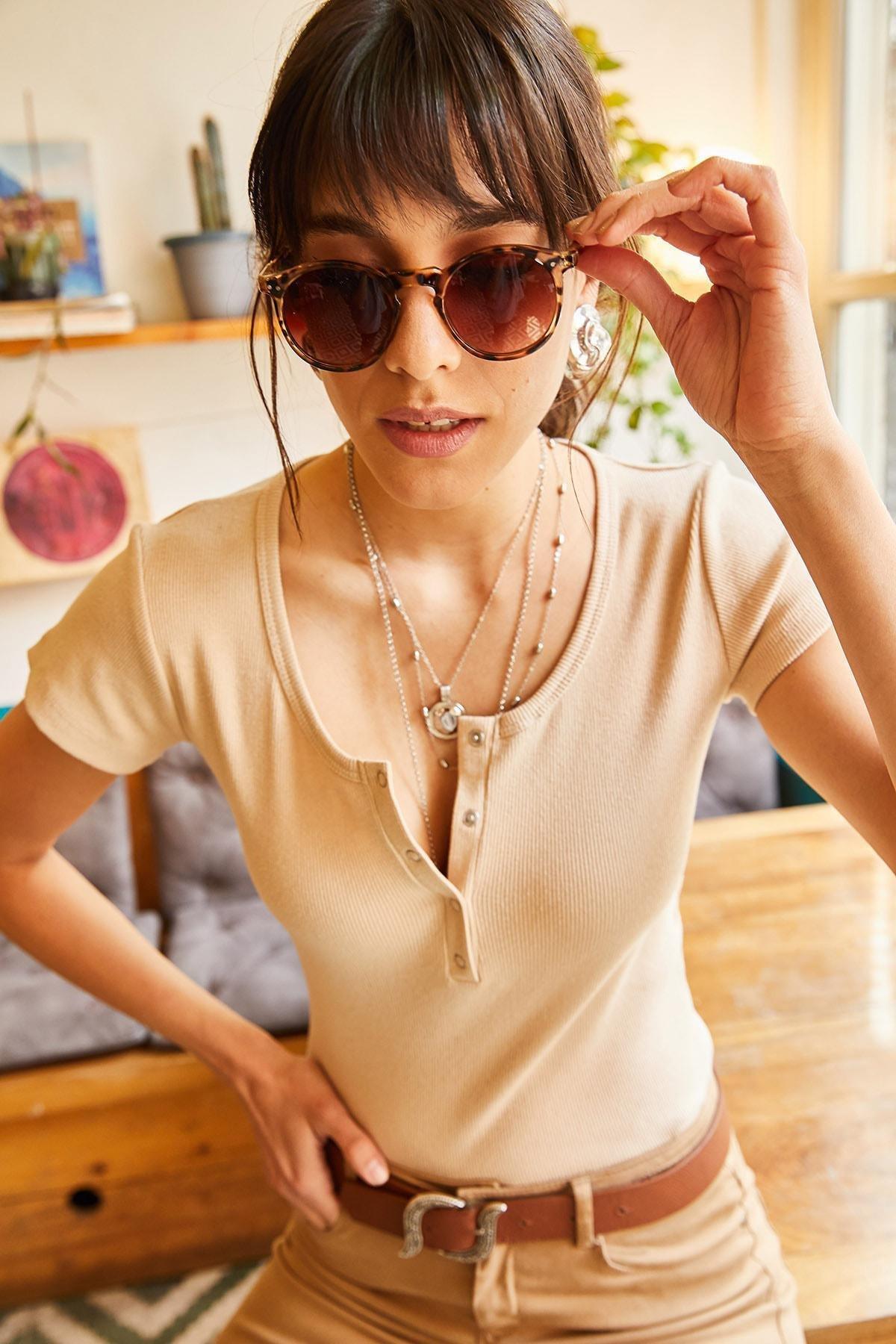 Beige Buttoned Fitted Top, , large image number 2