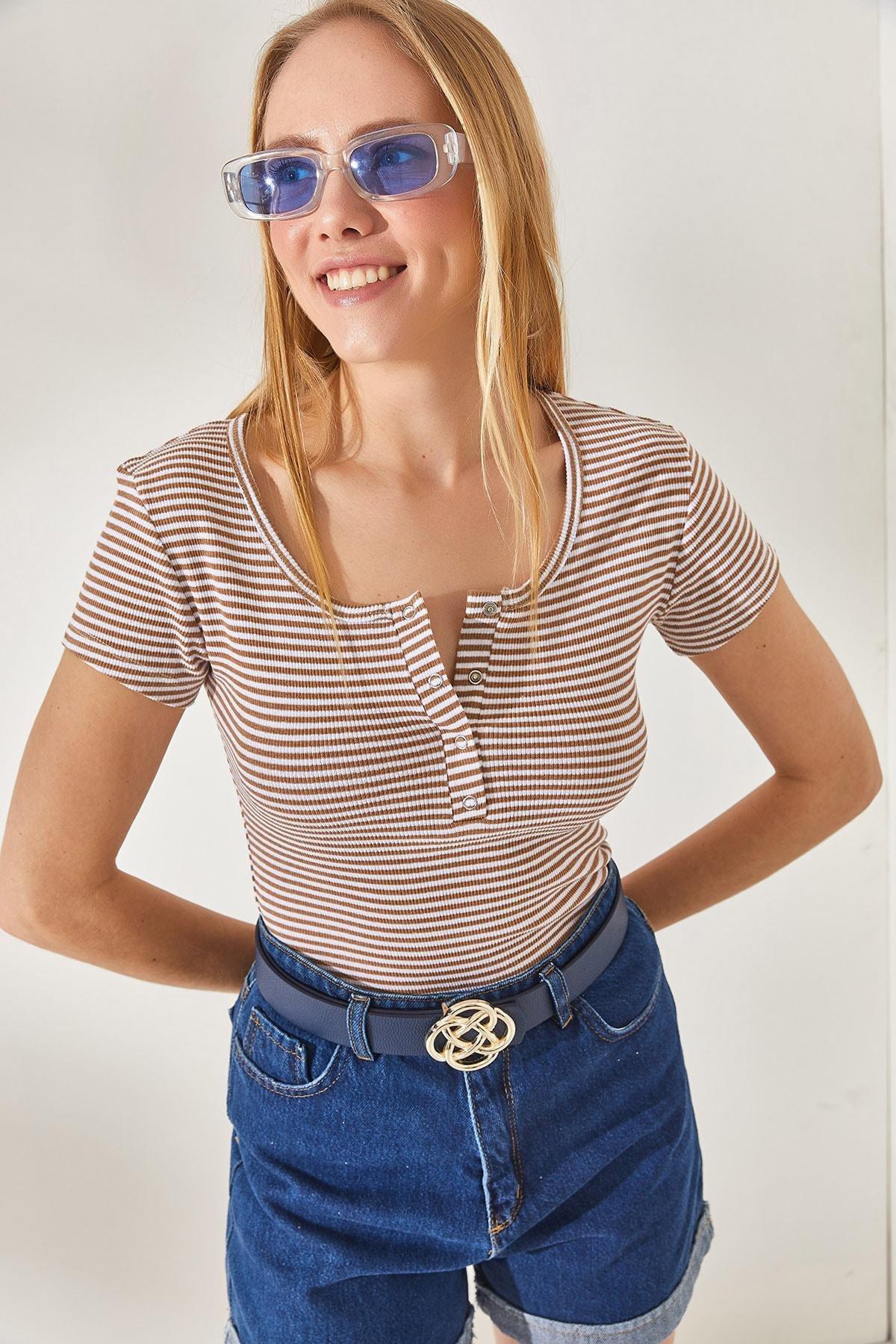 Beige Buttoned Fitted Blouse, , large image number 1