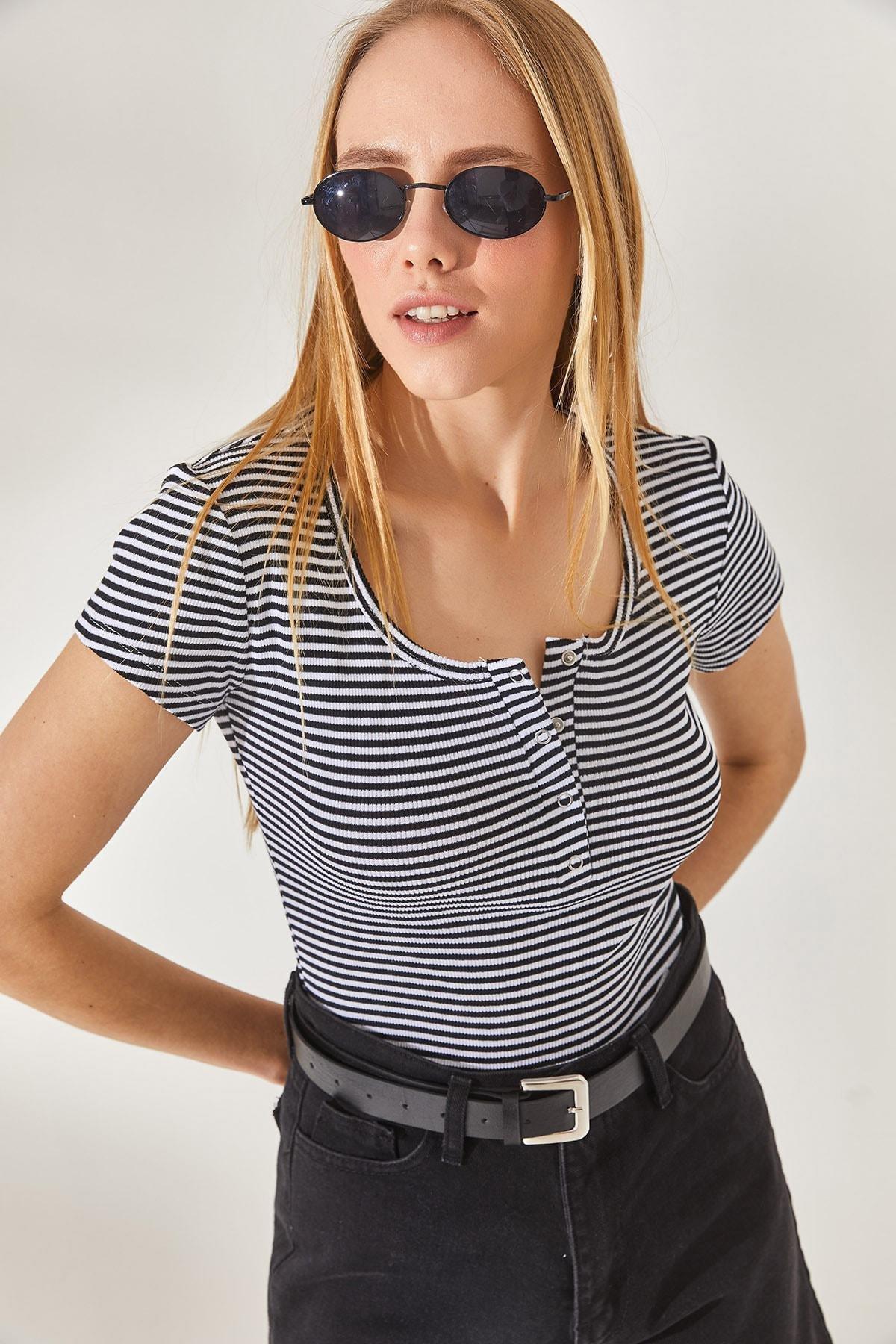 Black Buttoned Fitted Blouse, , large image number 2