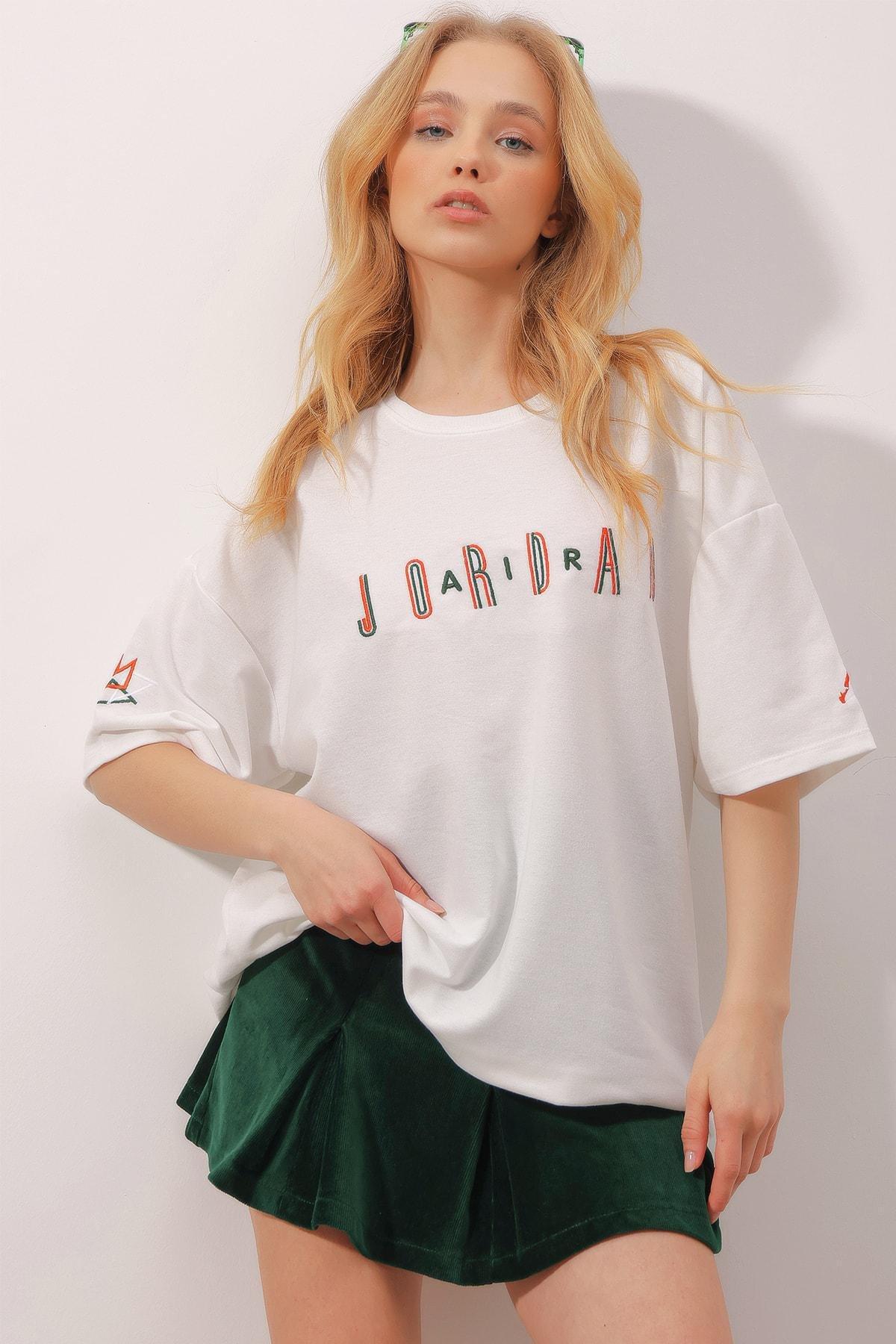 Alacati - White Graphic Crew Neck Oversize T-Shirt
