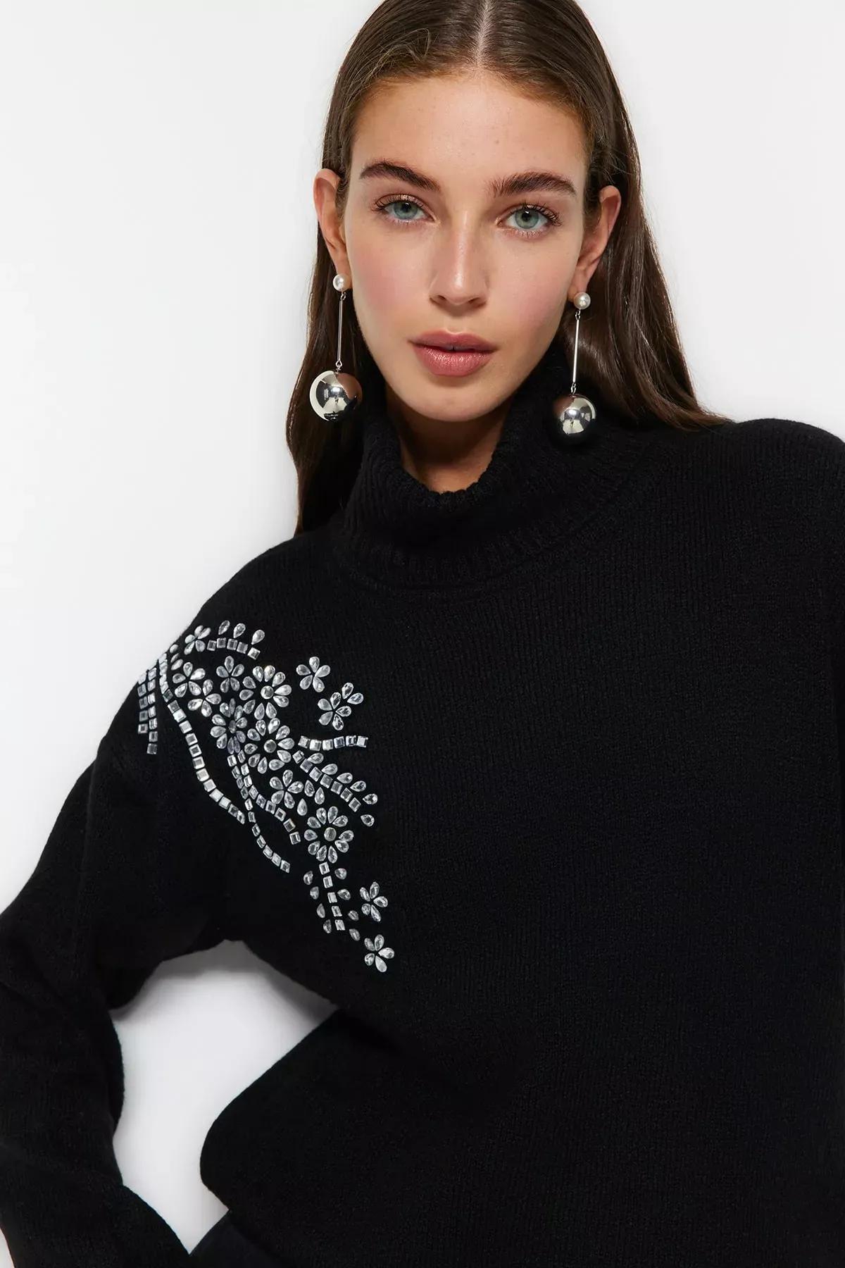 Black Turtleneck Sweater, BLACK, medium