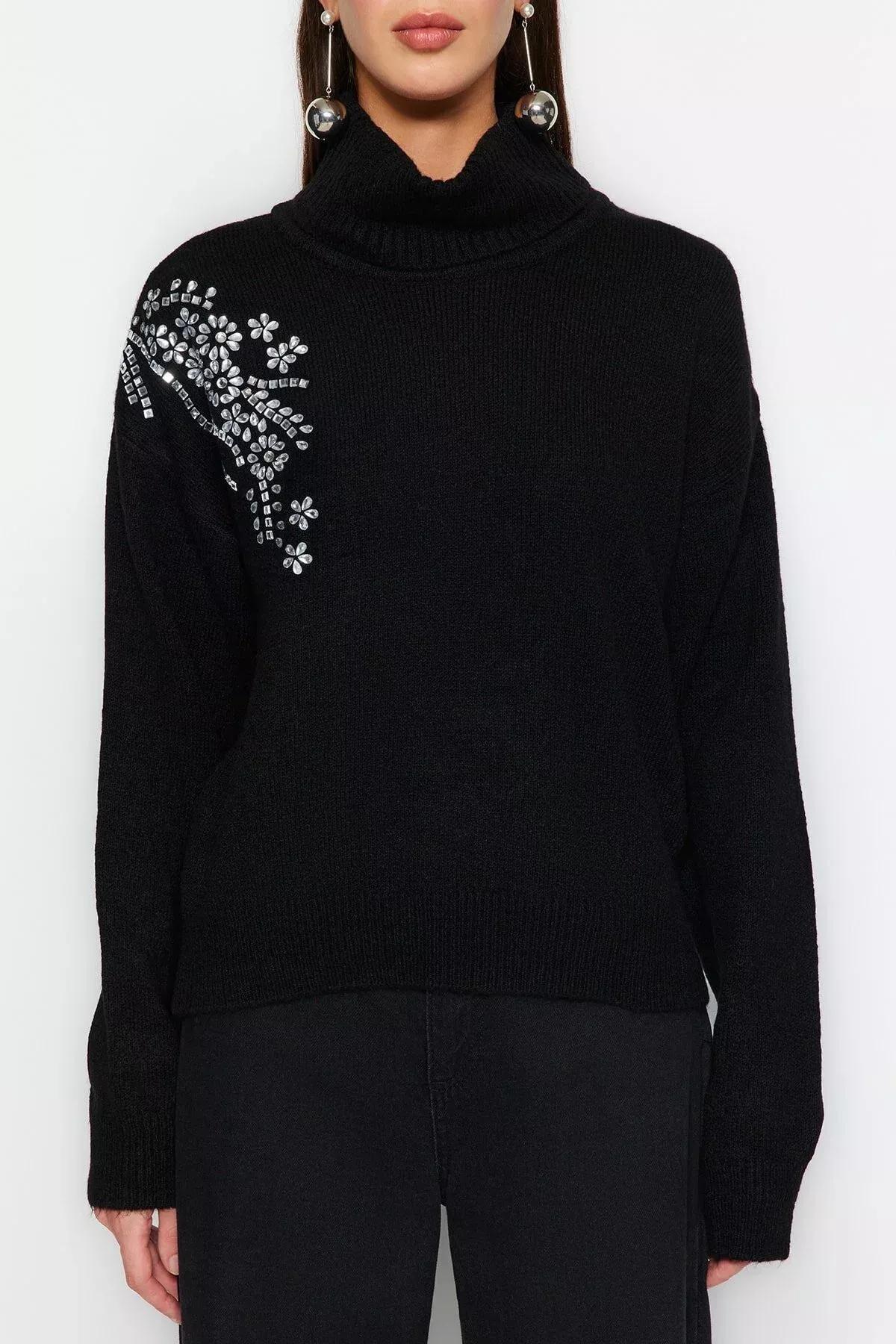Black Turtleneck Sweater, BLACK, large image number 3