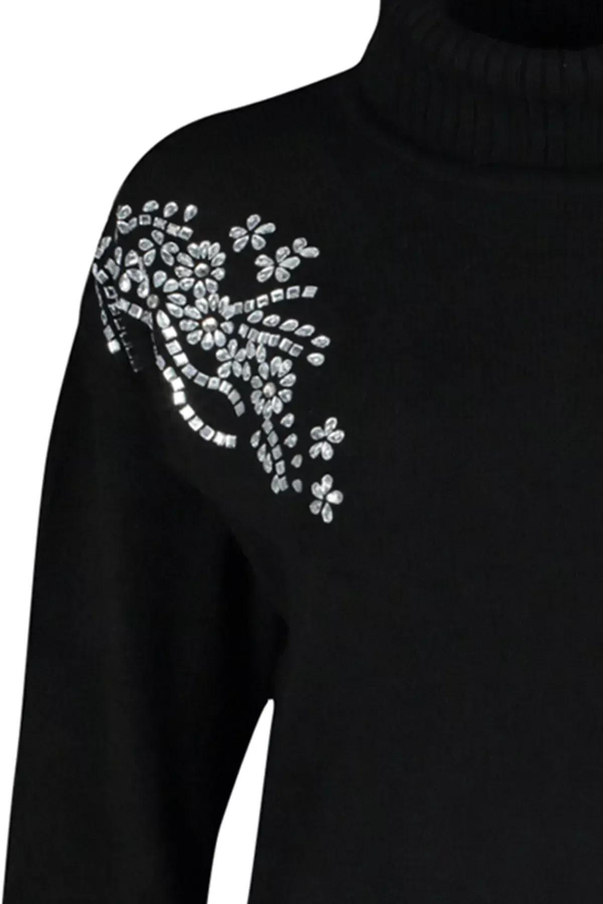 Black Turtleneck Sweater, BLACK, large image number 6