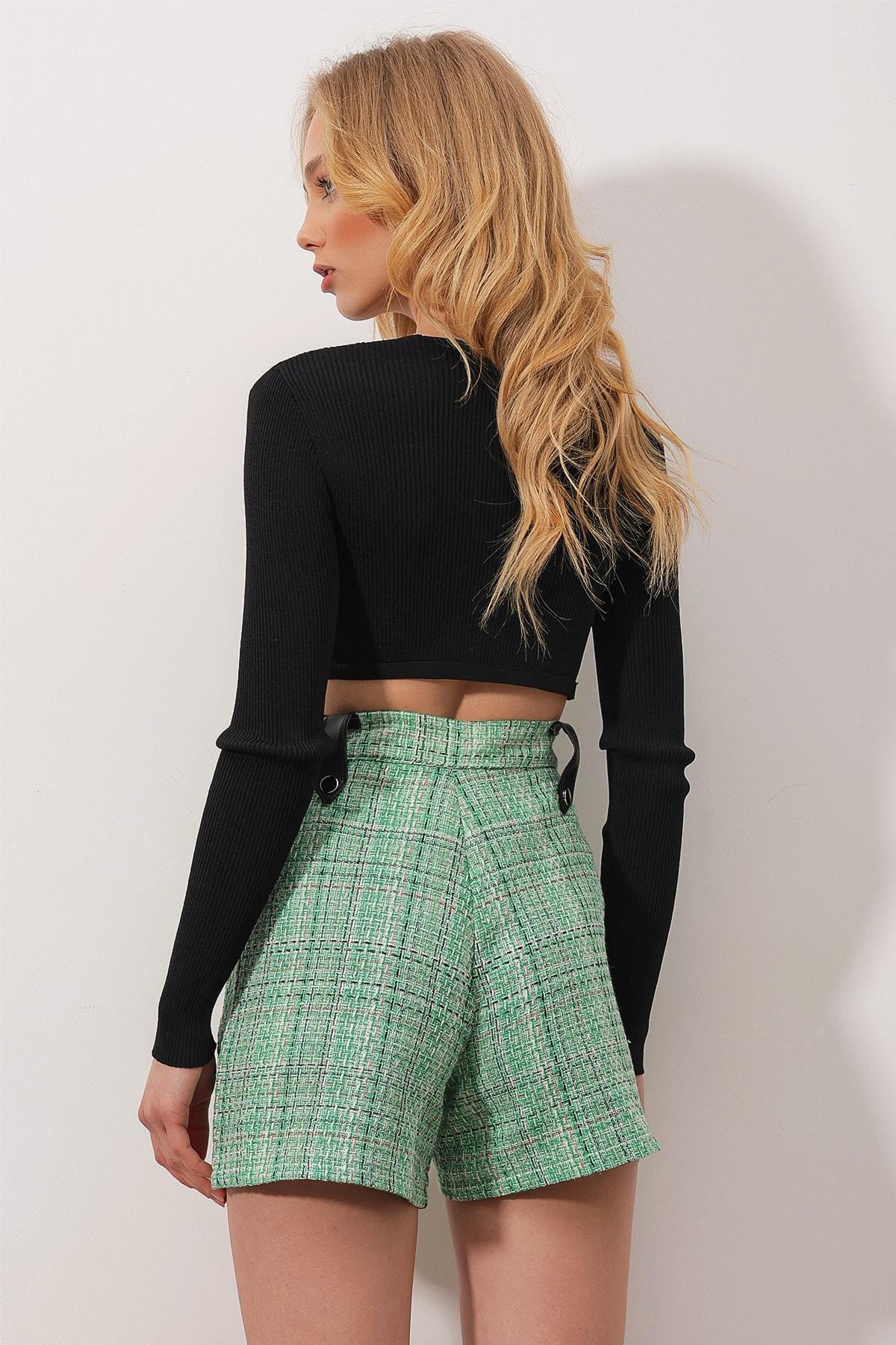 Green Mid Waist Straight Shorts, , large image number 4