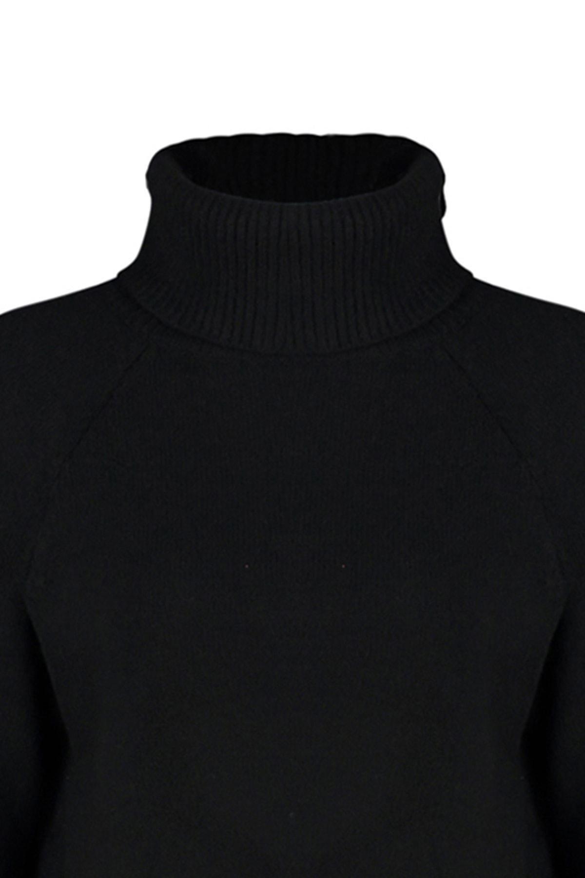 Black Turtleneck Oversize Sweater, , large image number 7