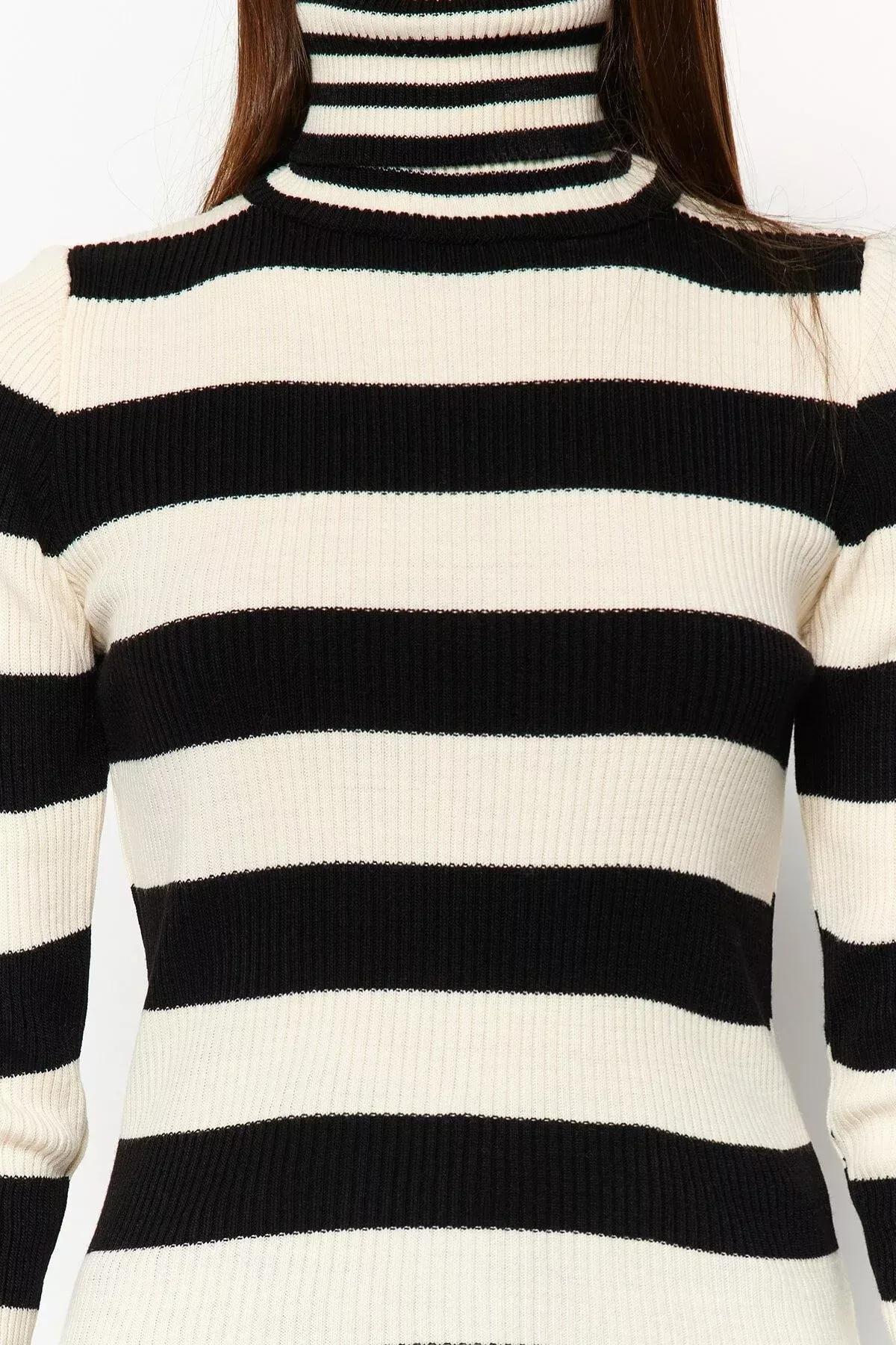 Black Striped Sweater, BLACK, large image number 3