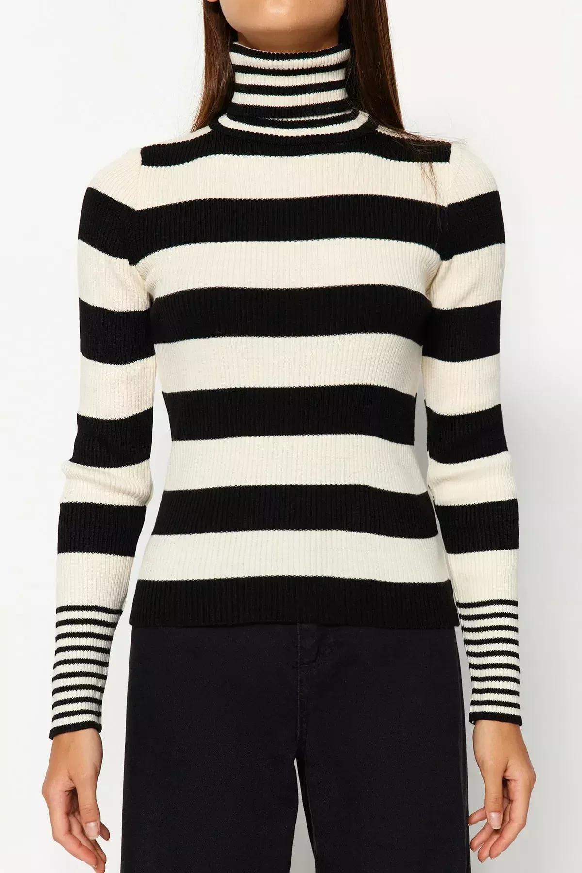 Black Striped Sweater, BLACK, large image number 4