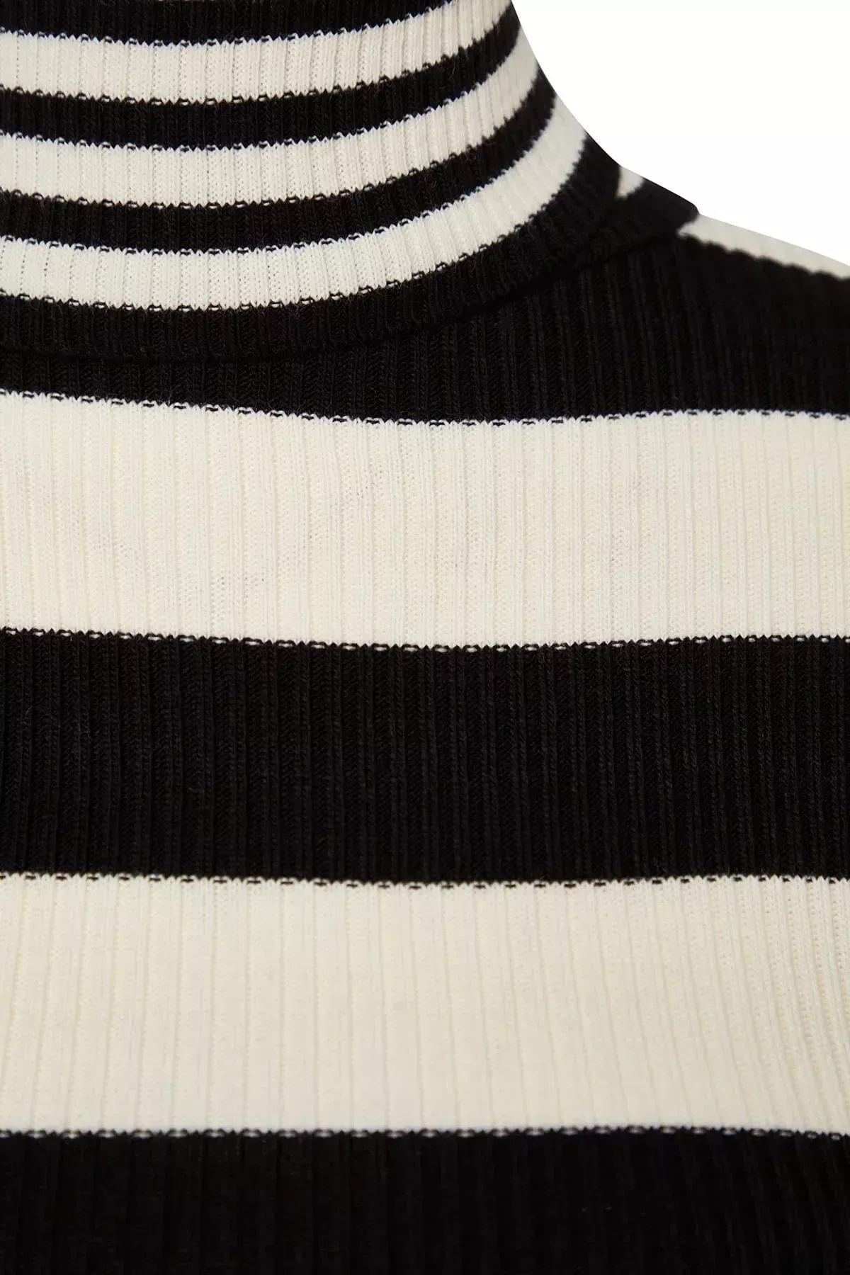Black Striped Sweater, BLACK, large image number 6