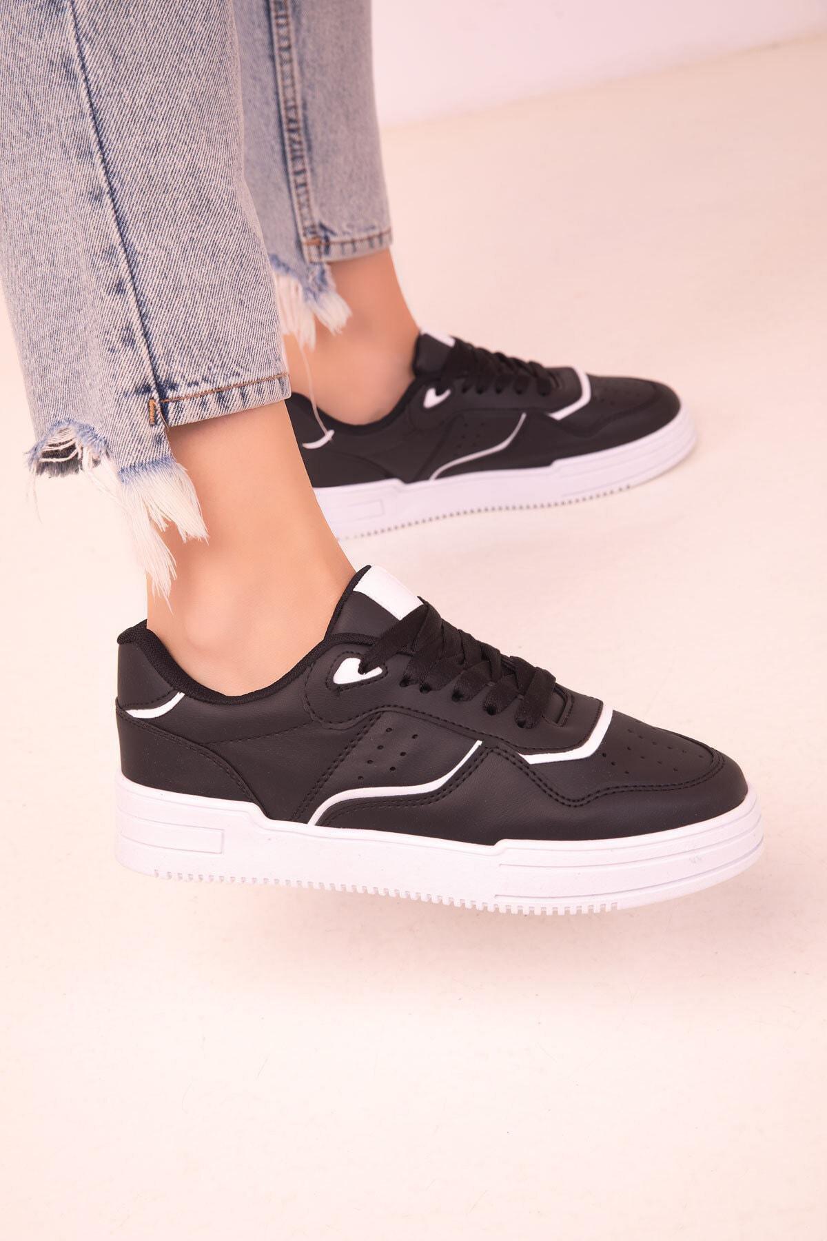SOHO - Black And White Sneakers