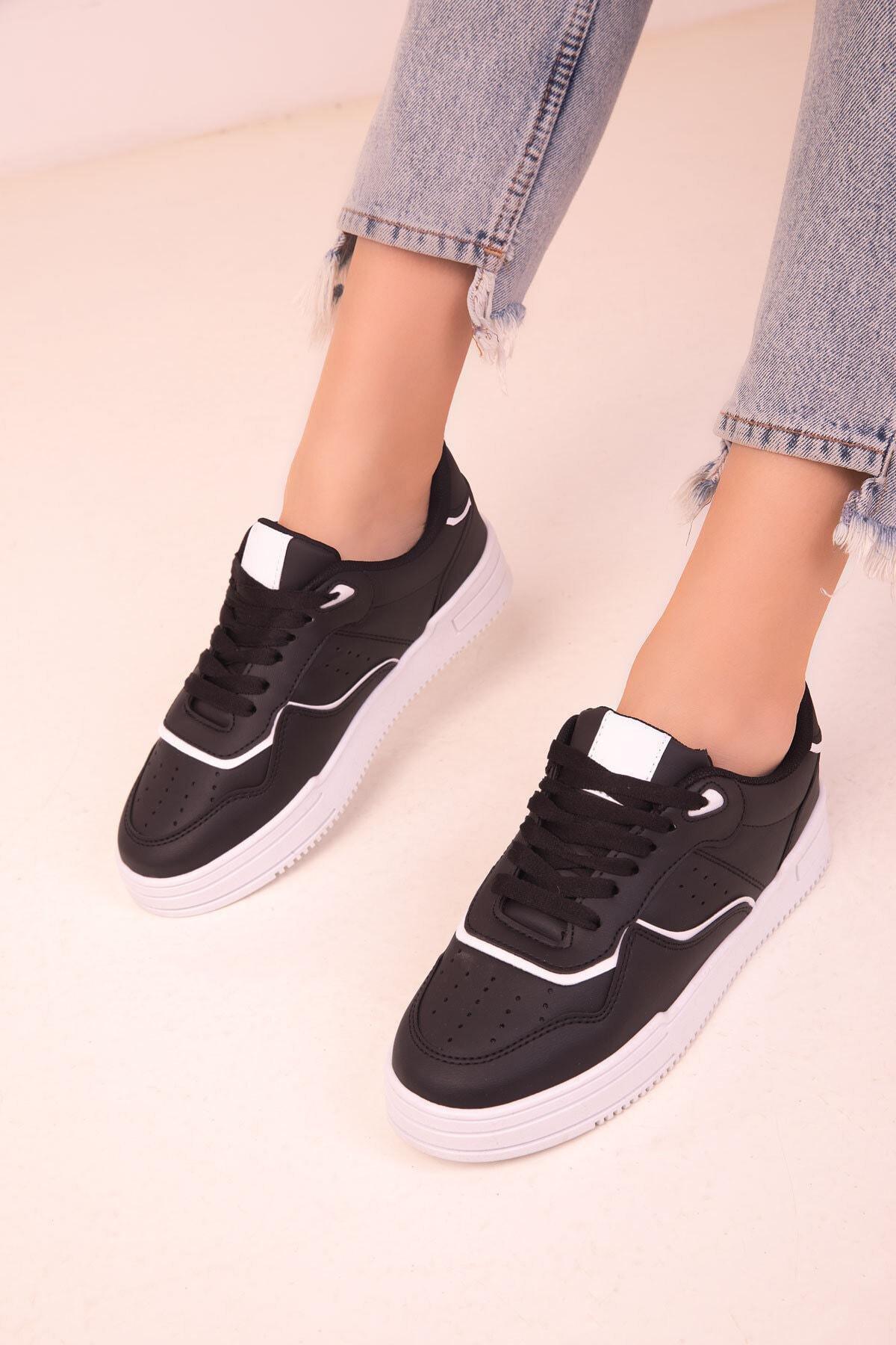 SOHO - Black And White Sneakers