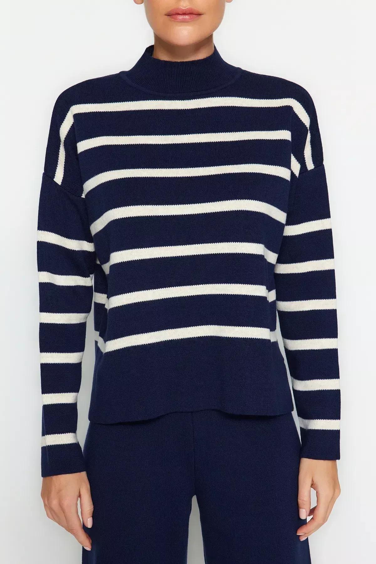 Navy striped sweater bottom top, , large image number 3