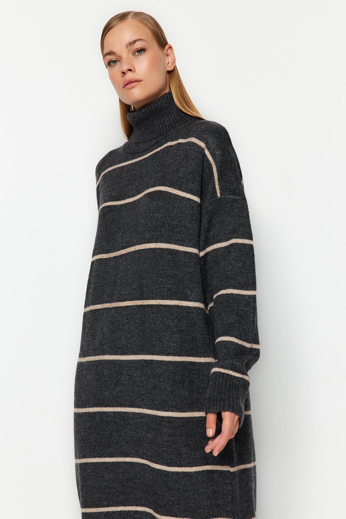 Striped Sweater Maxi Dress, , large image number 3
