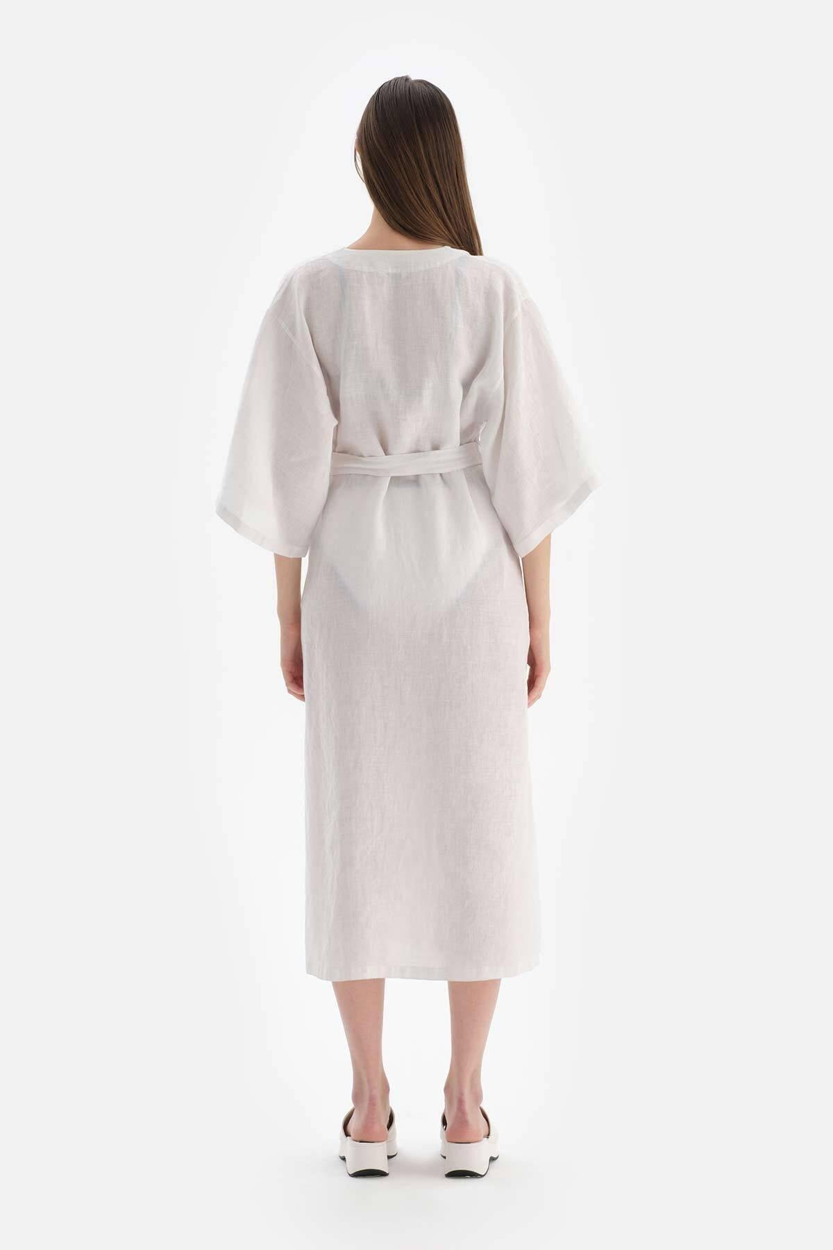 Dagi - White Linen Long Kimono