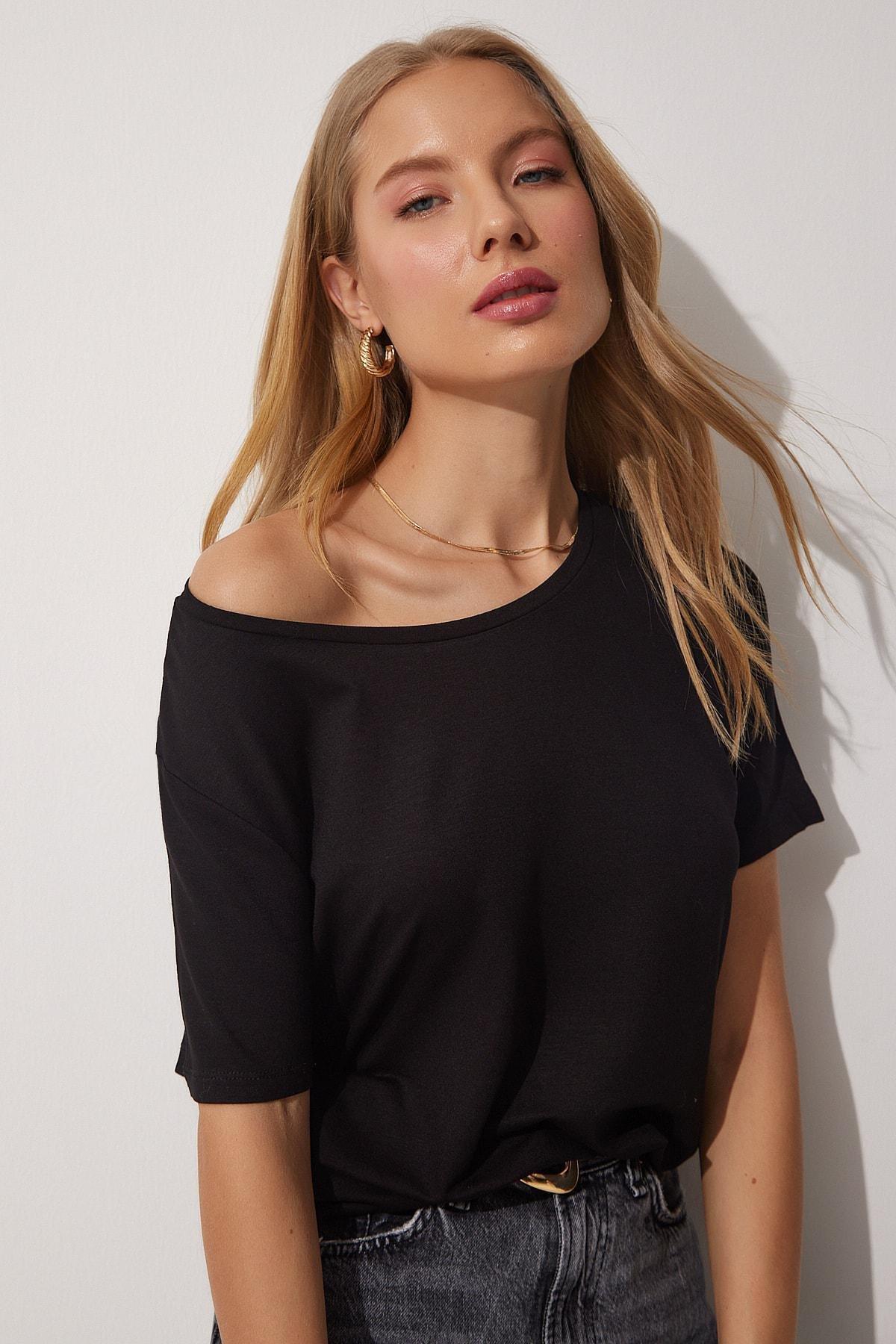 Black Regular T-Shirt, , large image number 0