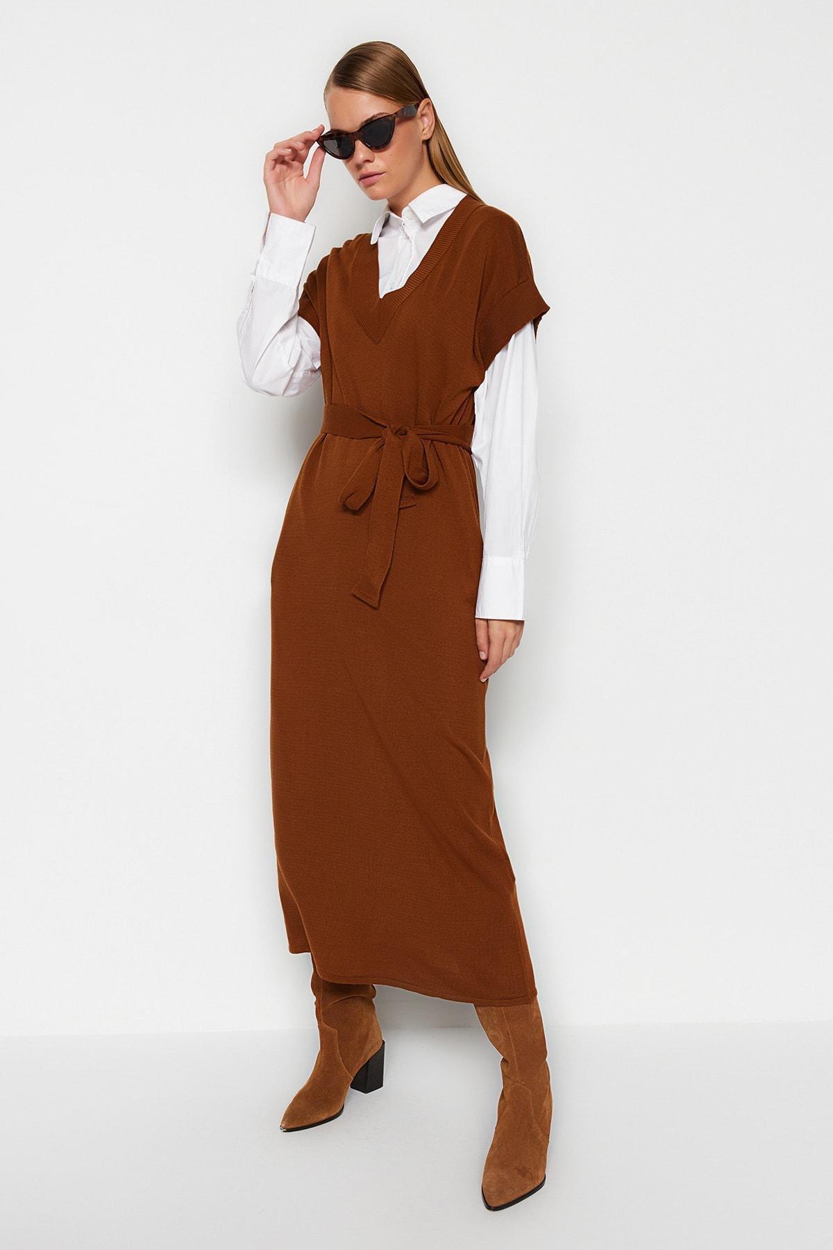 Brown V-Neck Belted Dress, , large image number 1