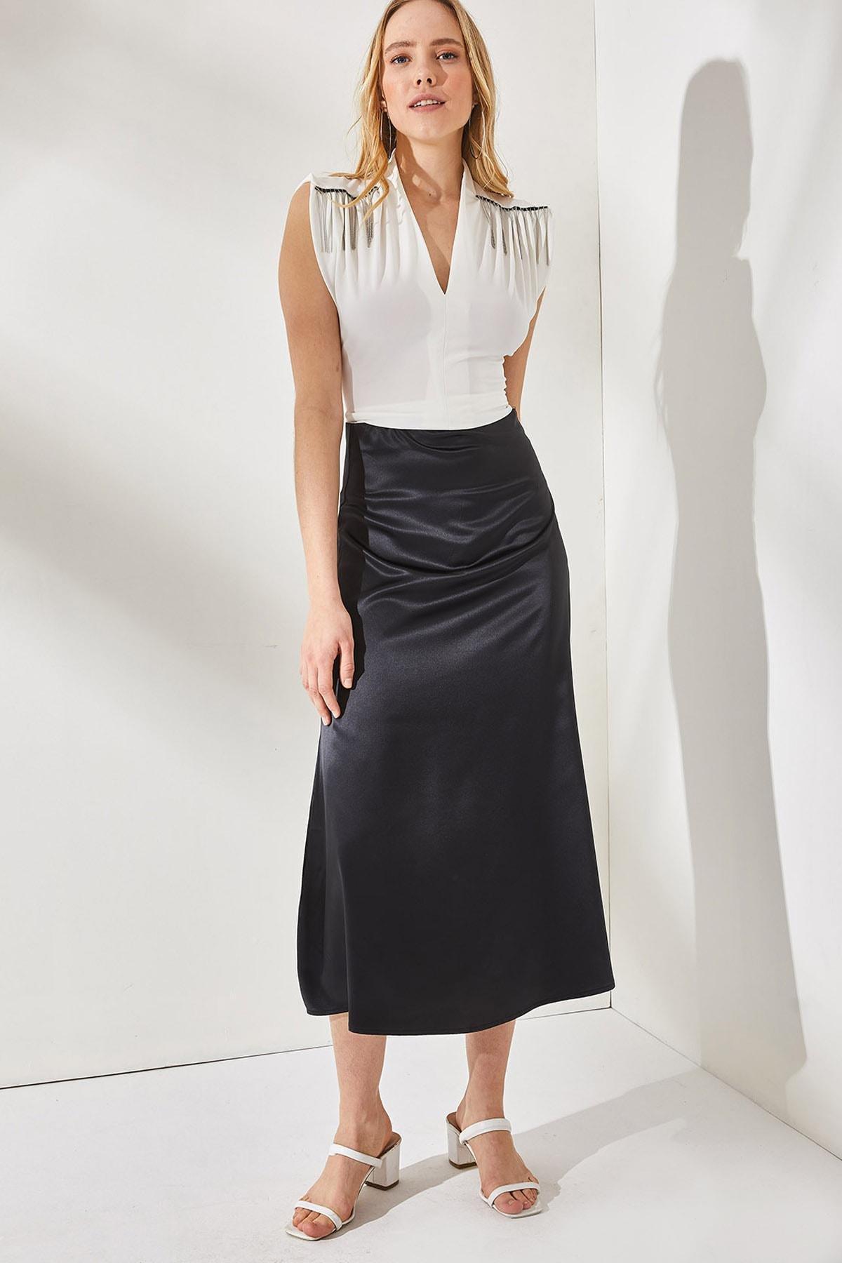 Black flare skirt on sale zipper