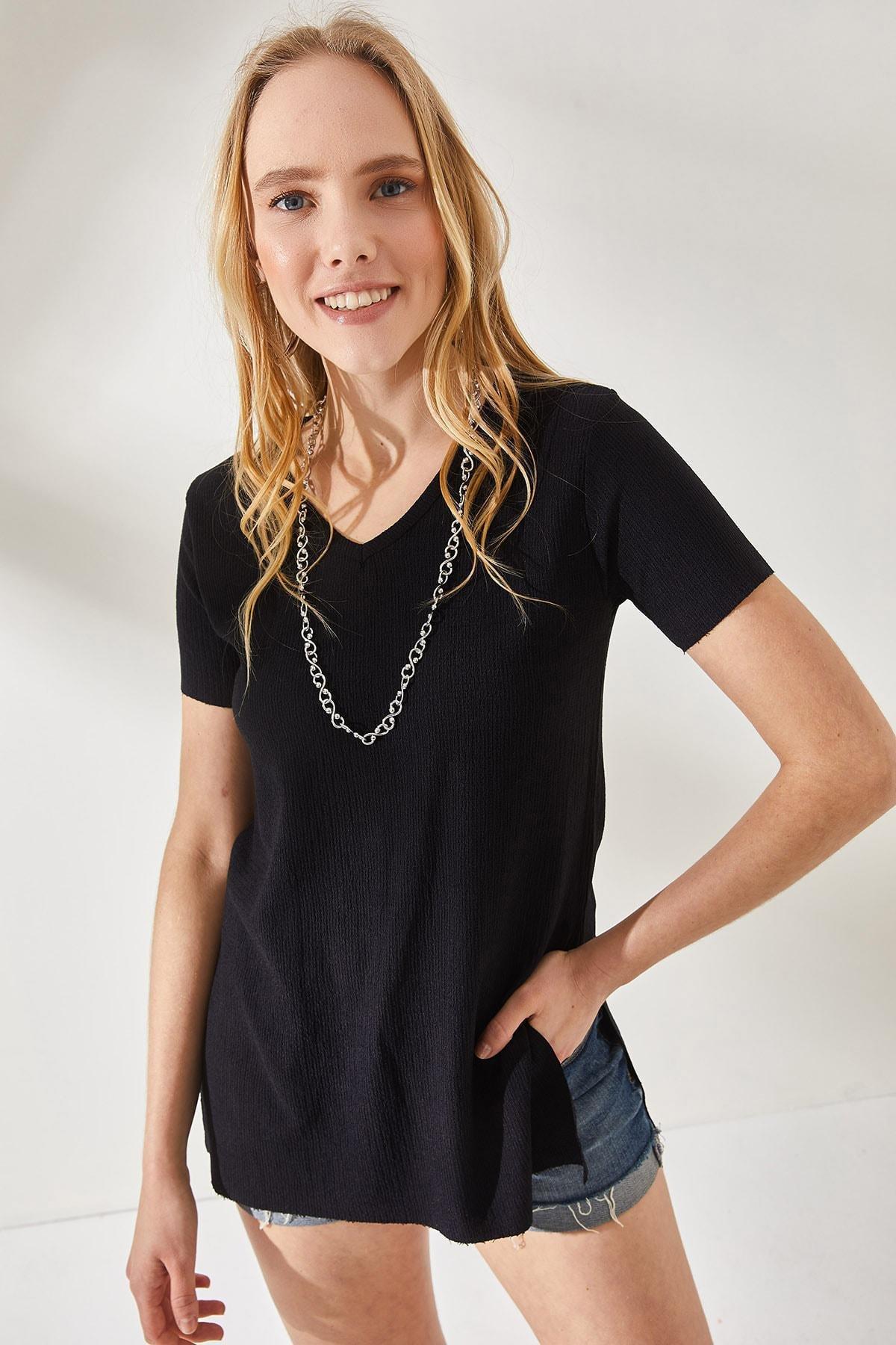 تيشيرت بقتحة رقبة V وفتحات جانبية، أسود, BLACK, large image number 4