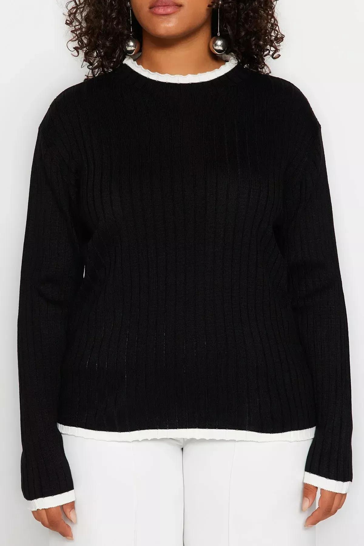 Black Collared Plus Size Sweater, , large image number 3