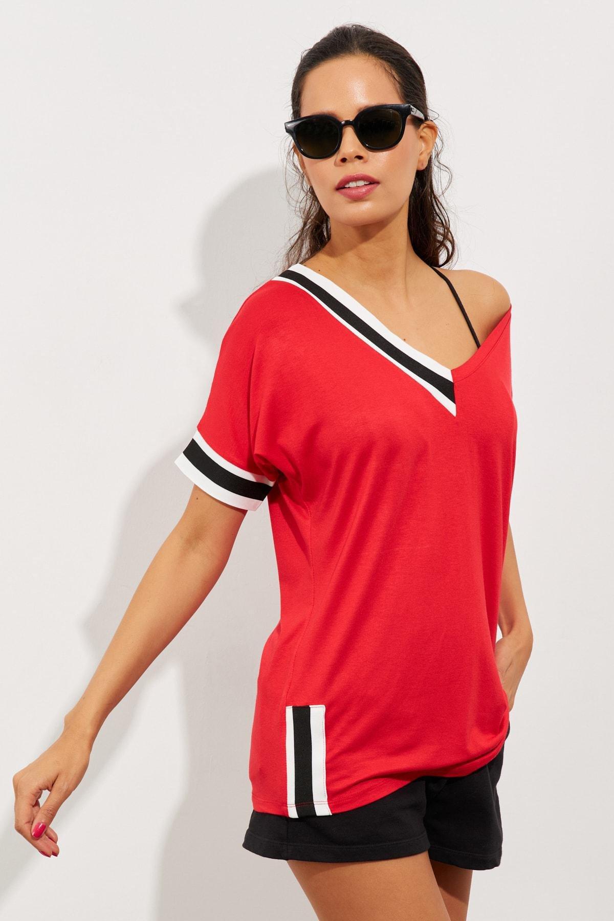 Red Asymmetrical Collar Contrast T-Shirt, , large image number 0