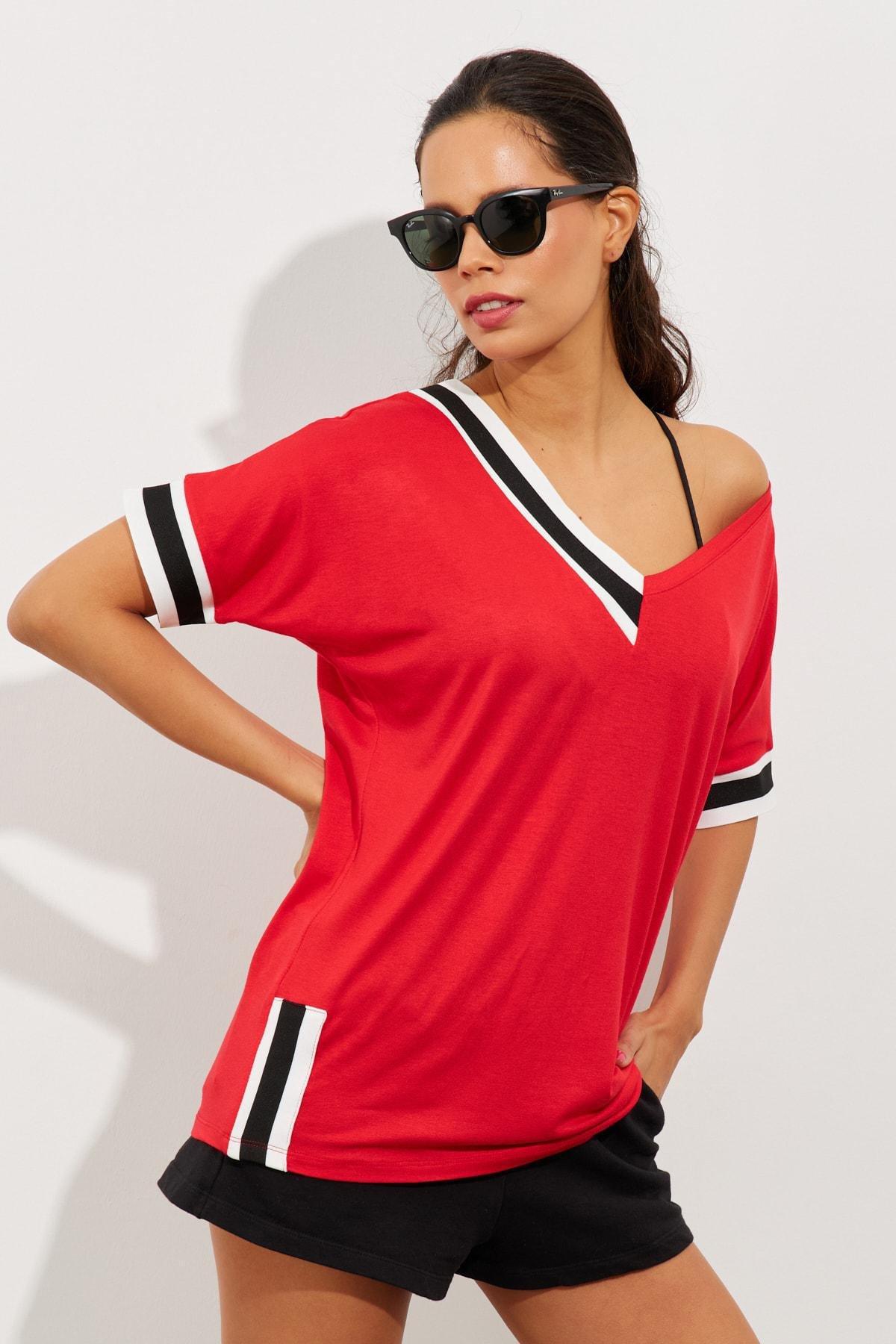 Red Asymmetrical Collar Contrast T-Shirt, , large image number 1