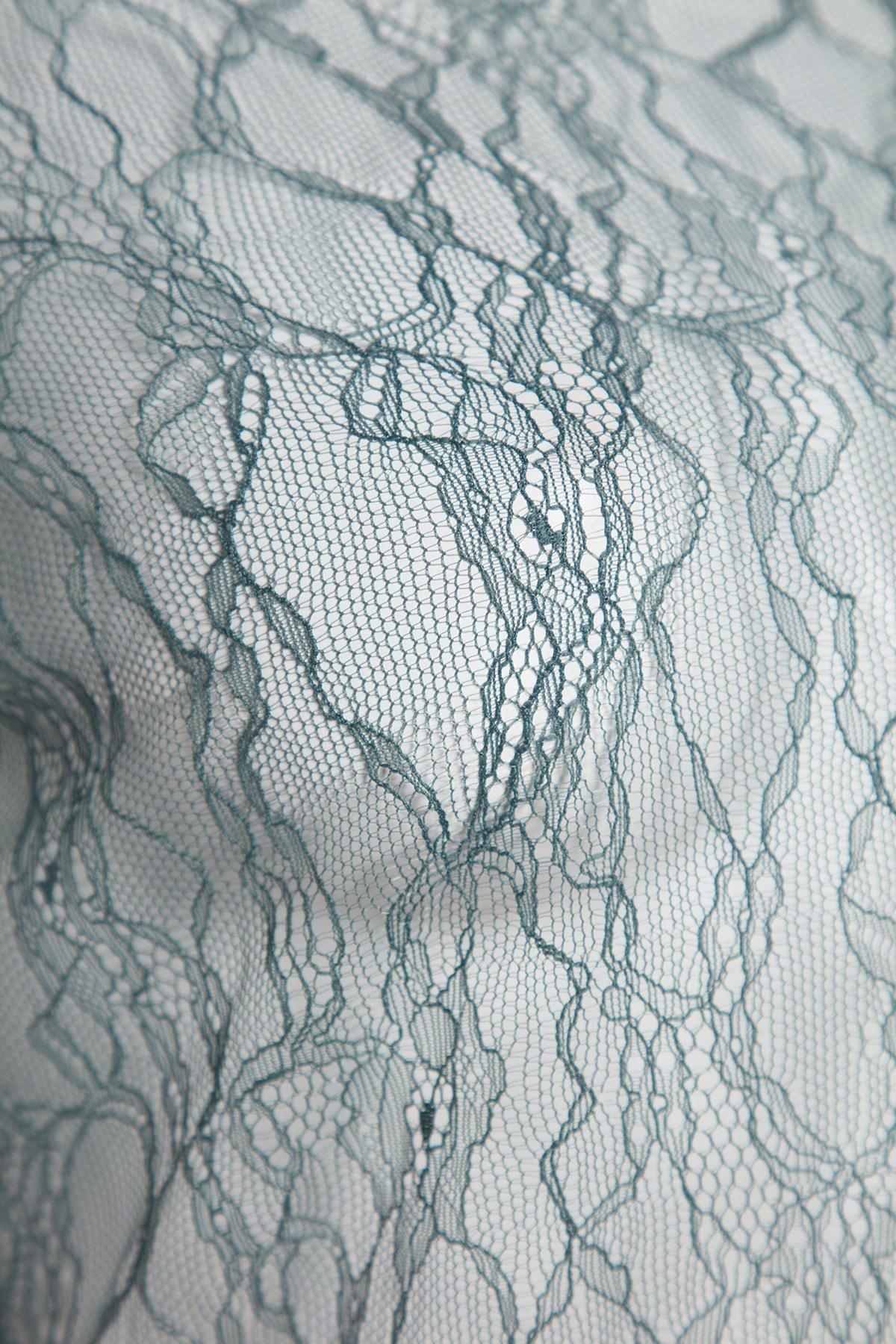 Grey Fitted Crewneck Lace Flexible Blouse, , large image number 5