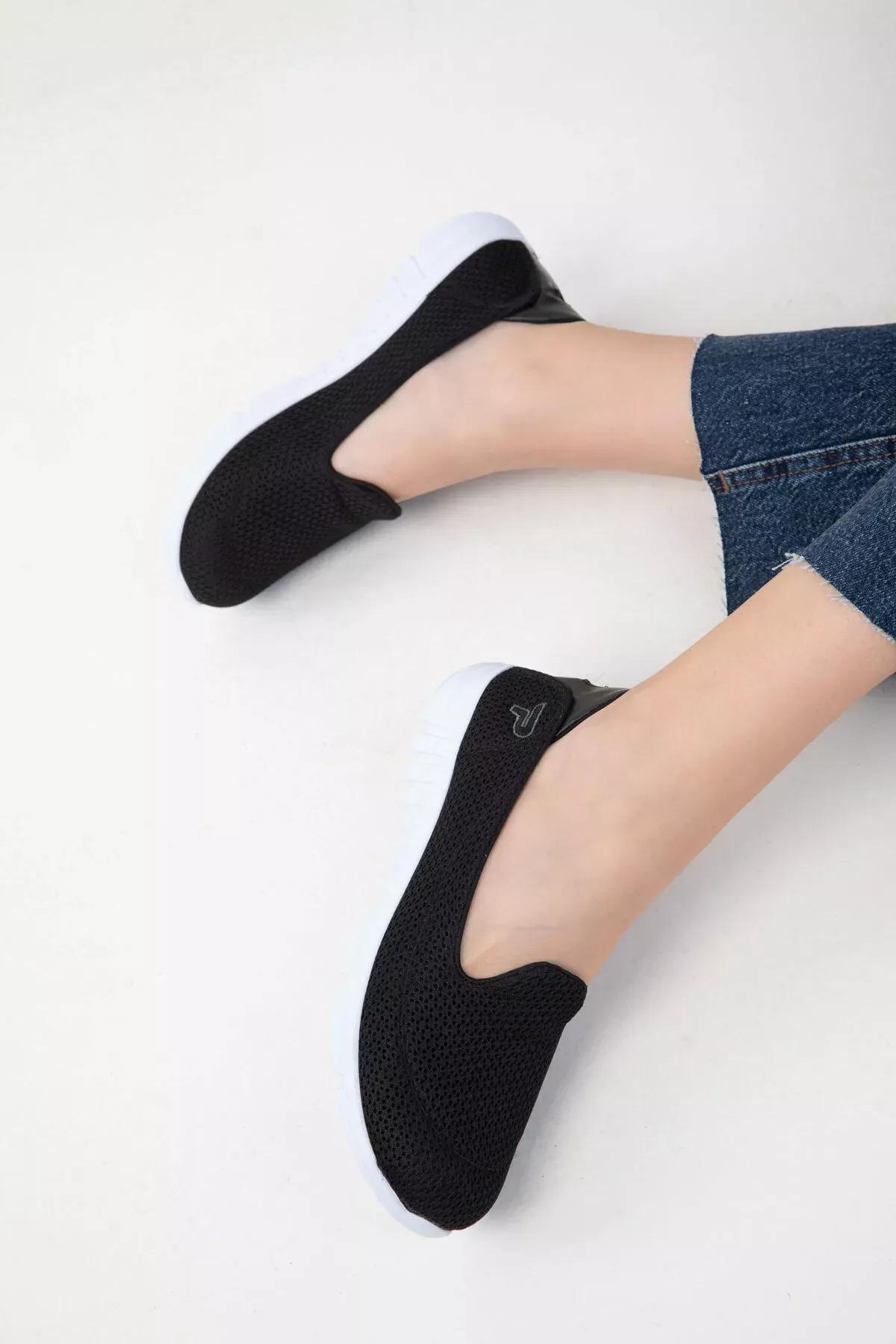 Black Flat Sneakers, , large image number 3