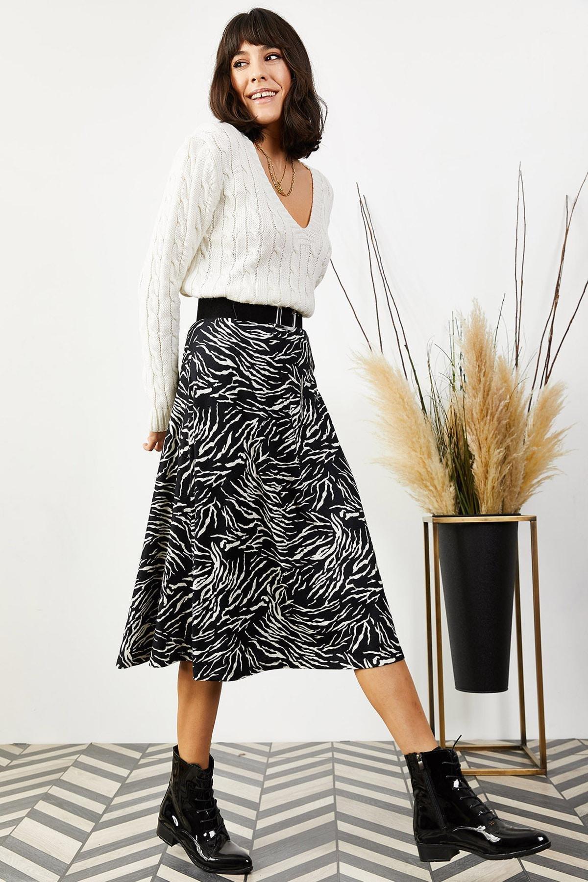 Womens Black Patterned A-Line Suede Skirt With Elastic Waist ETK-19000141, single, , large image number 0