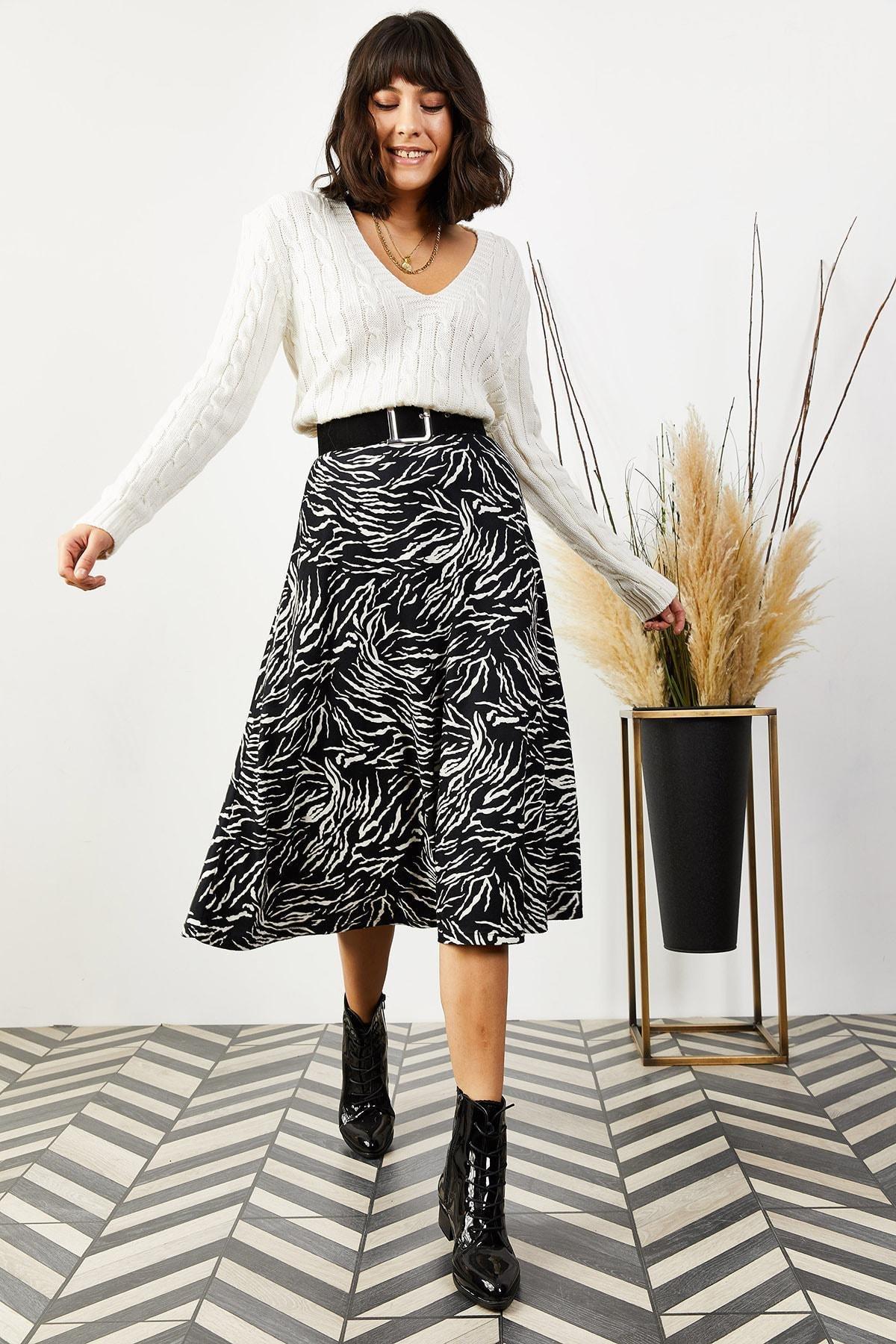 Womens Black Patterned A-Line Suede Skirt With Elastic Waist ETK-19000141, single, , large image number 3