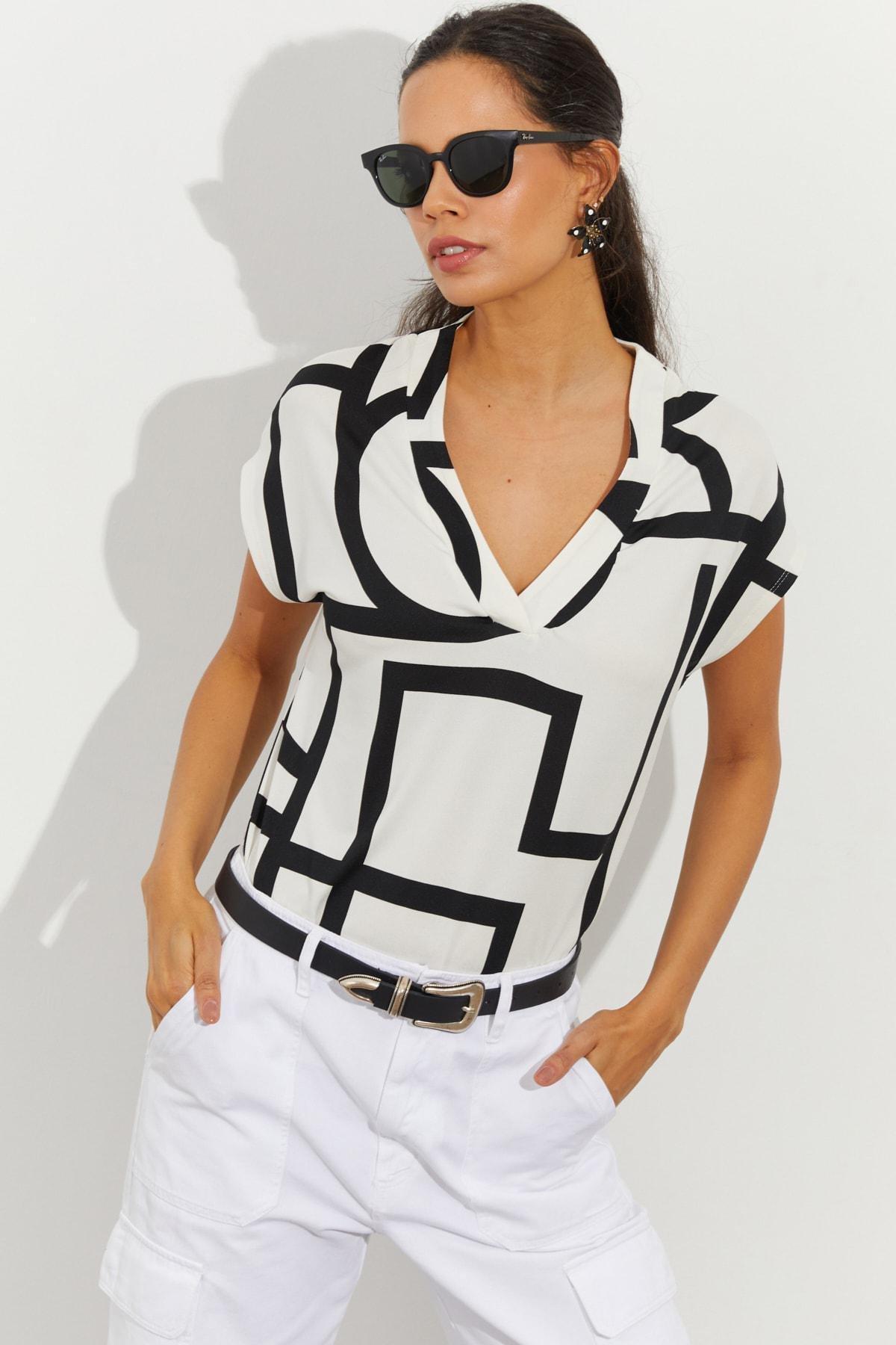 White Graphic Print Blouse, , large image number 1
