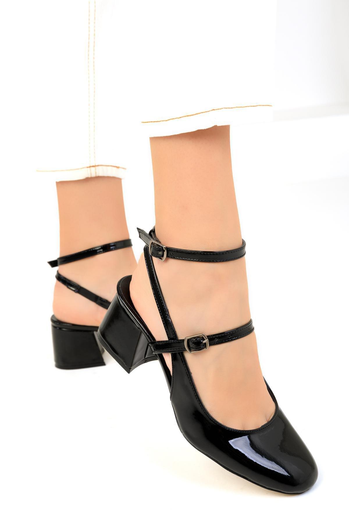 Black Patent Leather Classic Heeled Shoes, , large image number 3