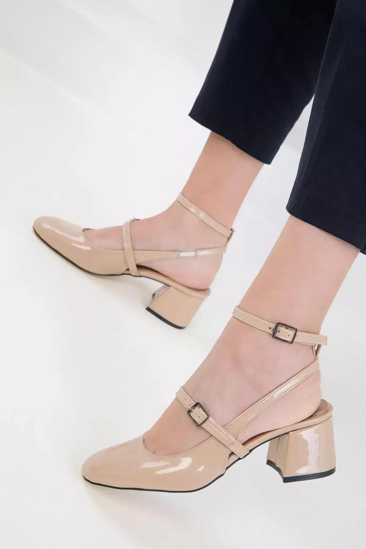 Beige Patent Leather Classic Heeled Shoes, C101_3326, large image number 2