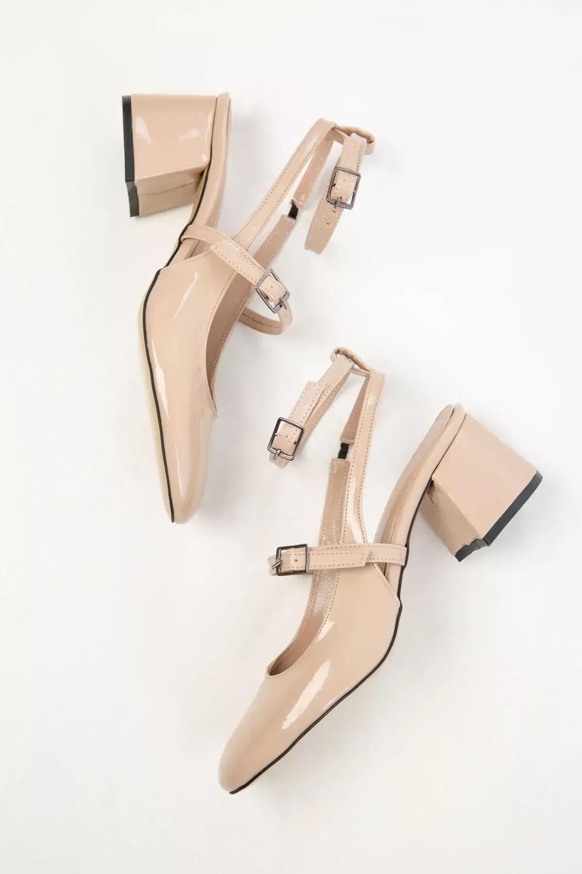 Beige Patent Leather Classic Heeled Shoes, , large image number 3