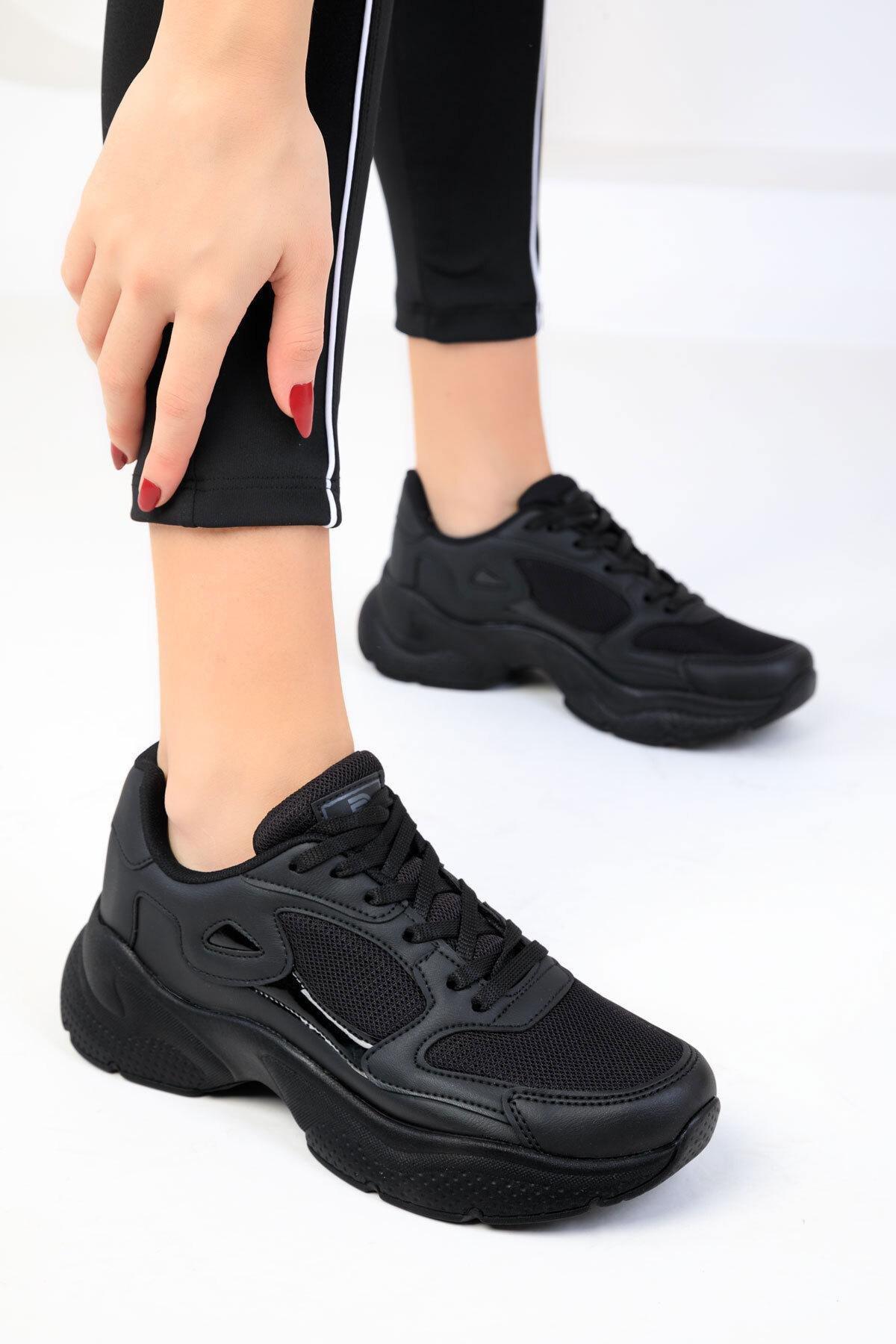 SOHO - Black Chunky Sneakers