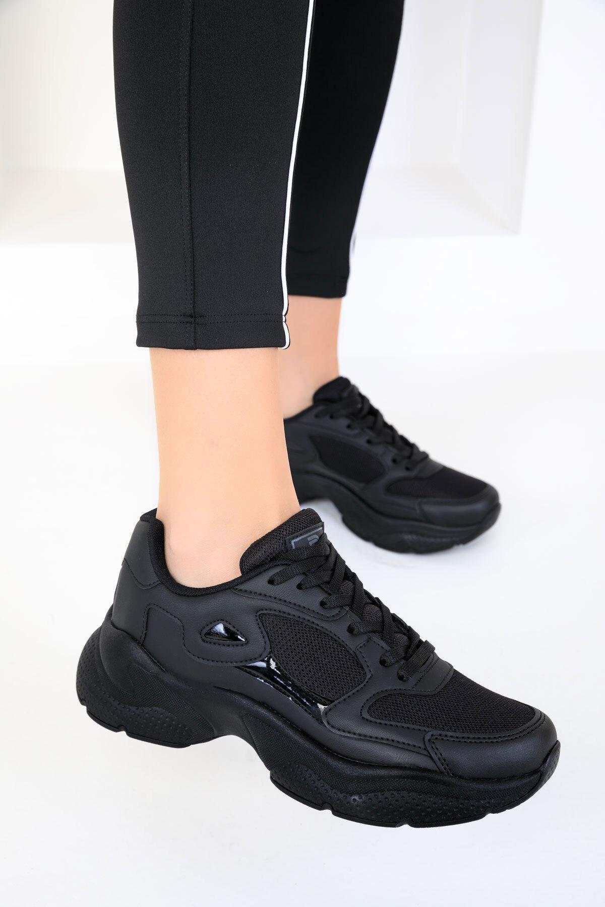 SOHO - Black Chunky Sneakers