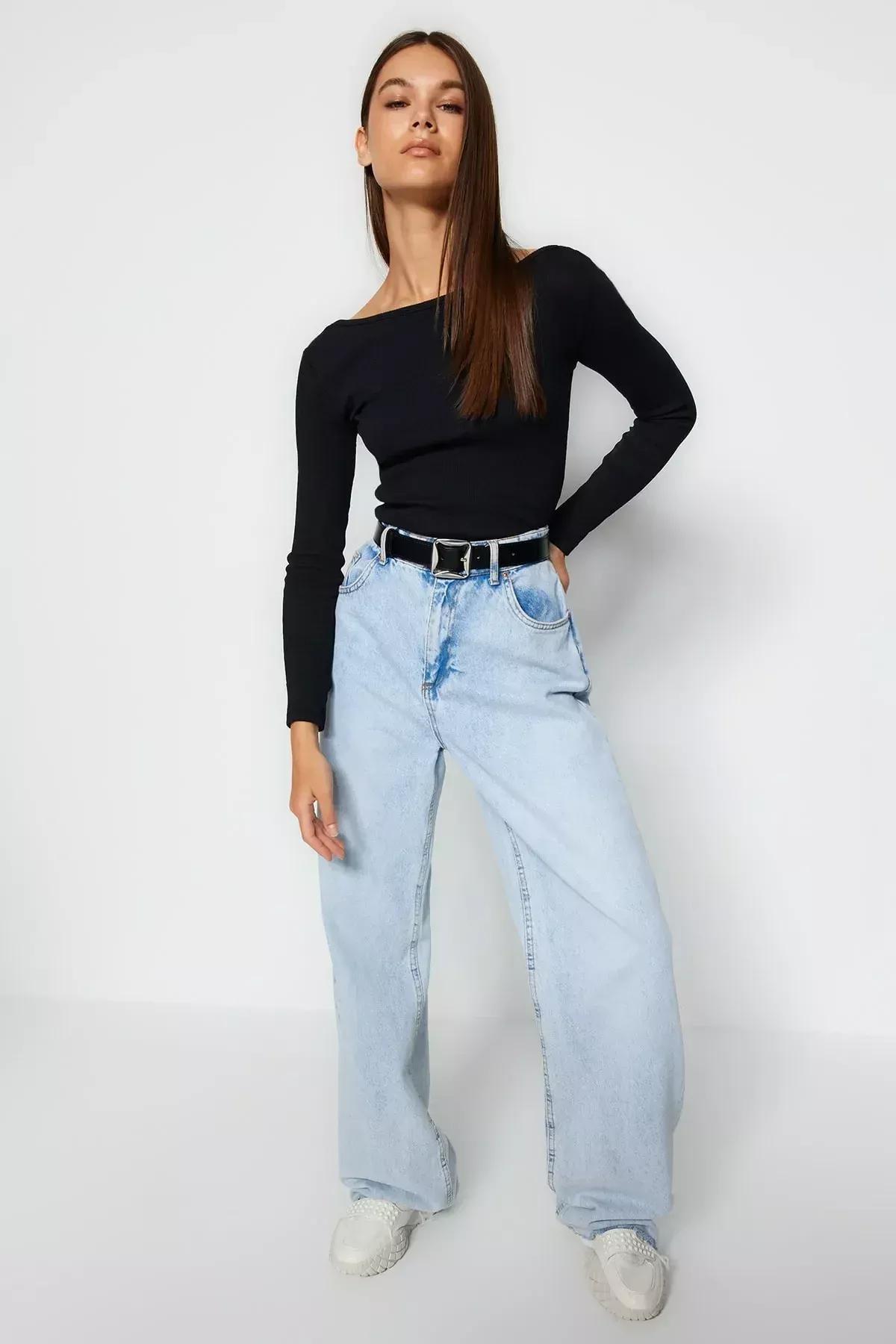 Black Low-Cut Back Fitted Knitted Blouse, BLACK, large image number 3