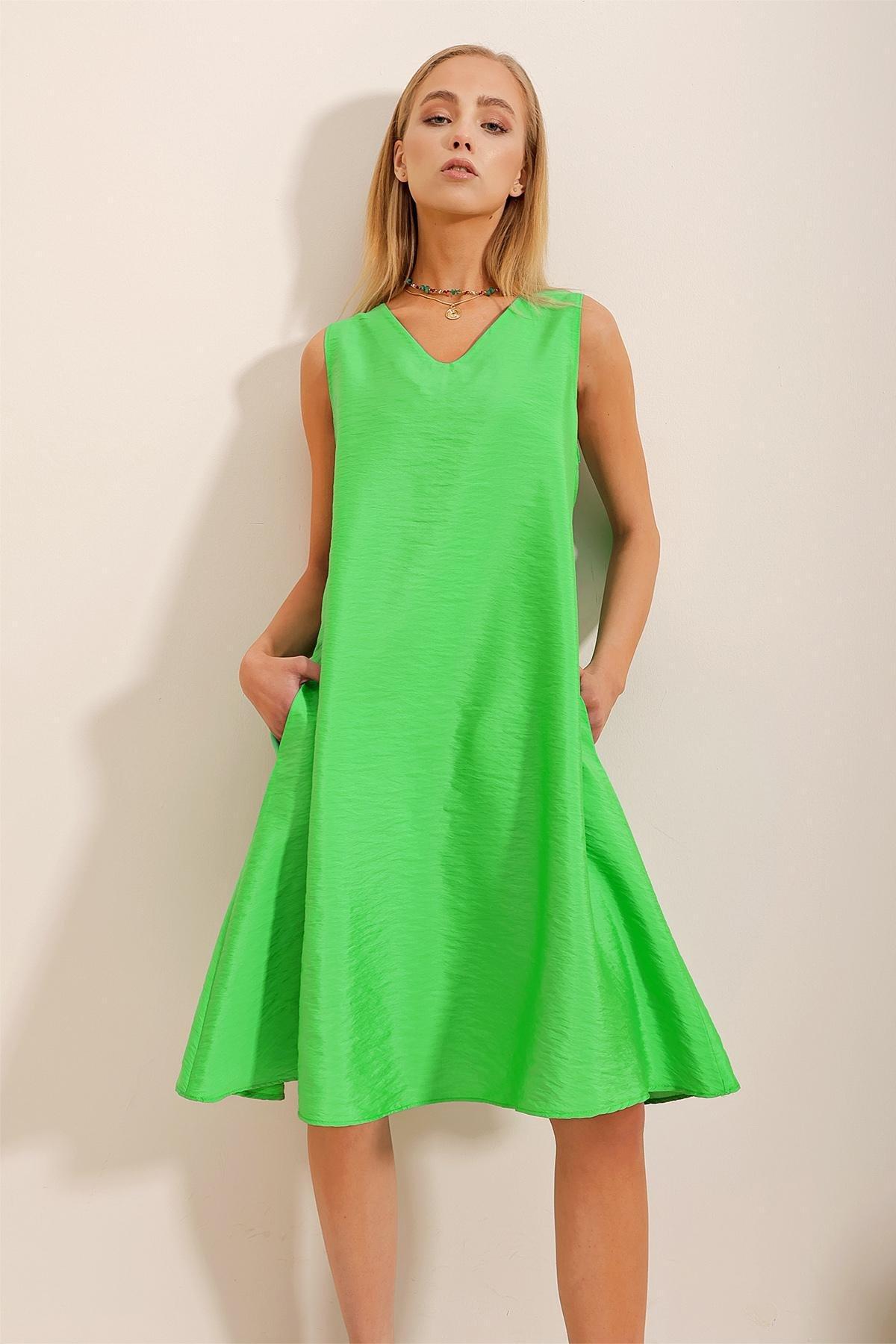 Green V-Neck A-Line Dress, , large image number 1