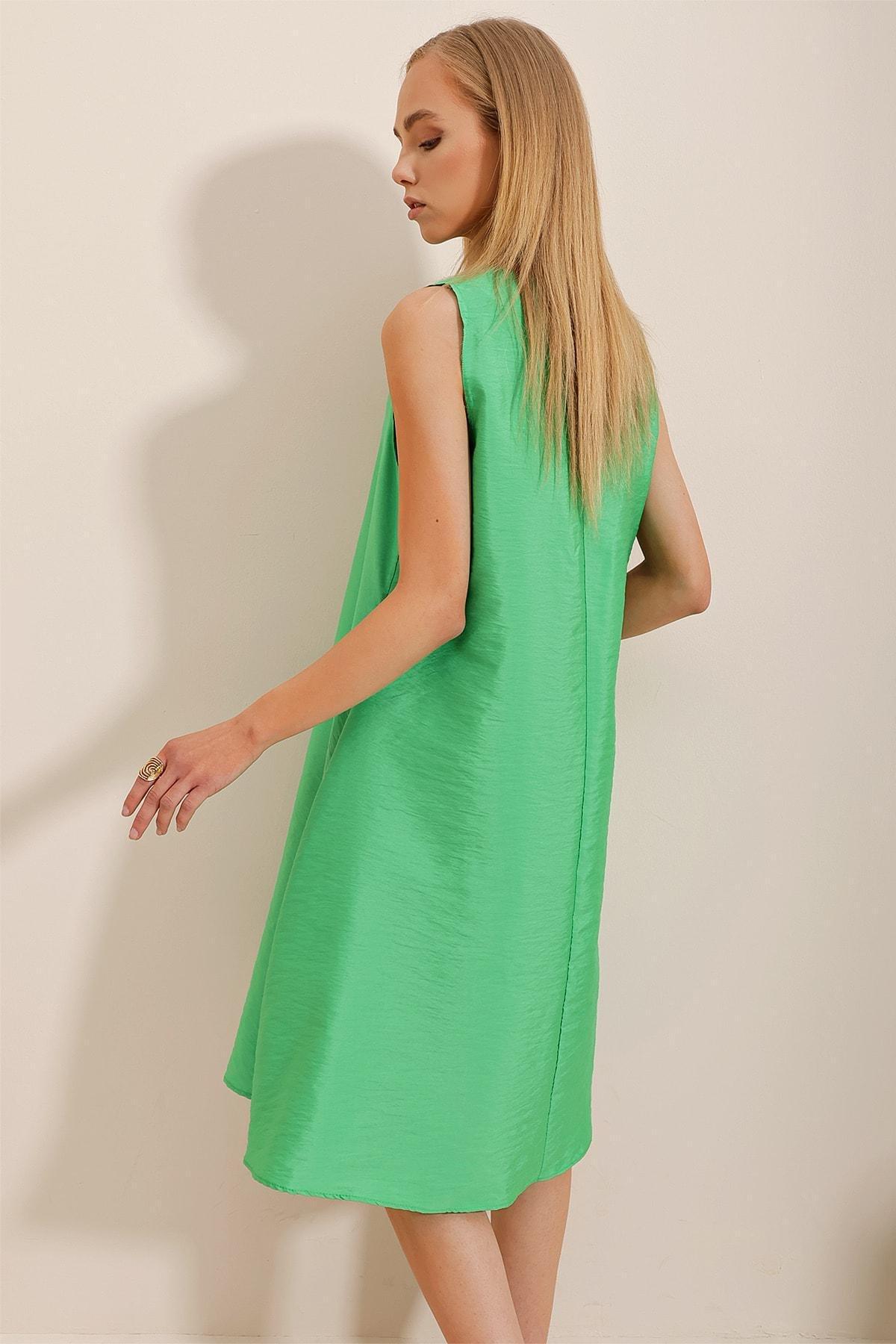 Green V-Neck A-Line Dress, , large image number 4